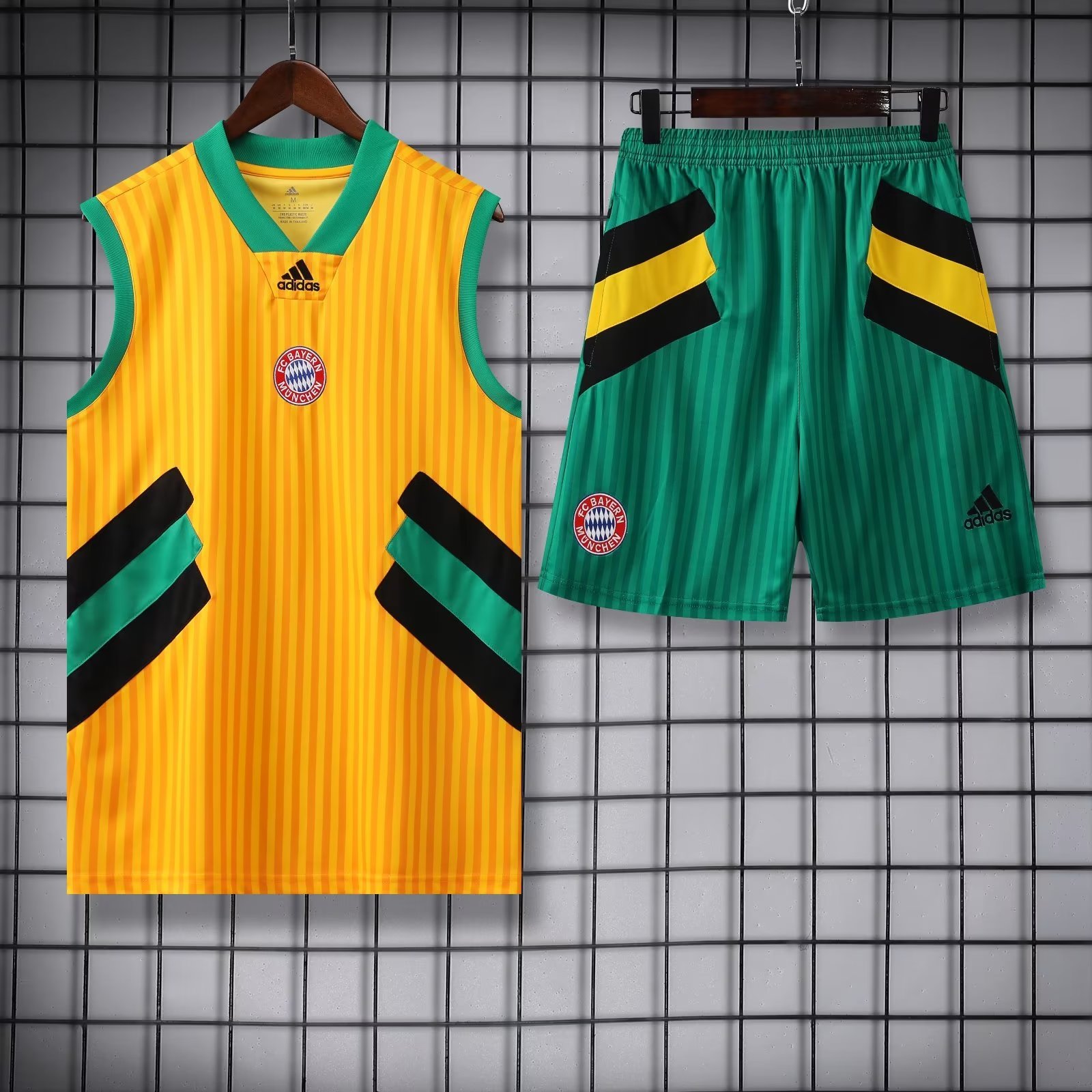 23-24 Bayern Training Soccer Vest Yupoo