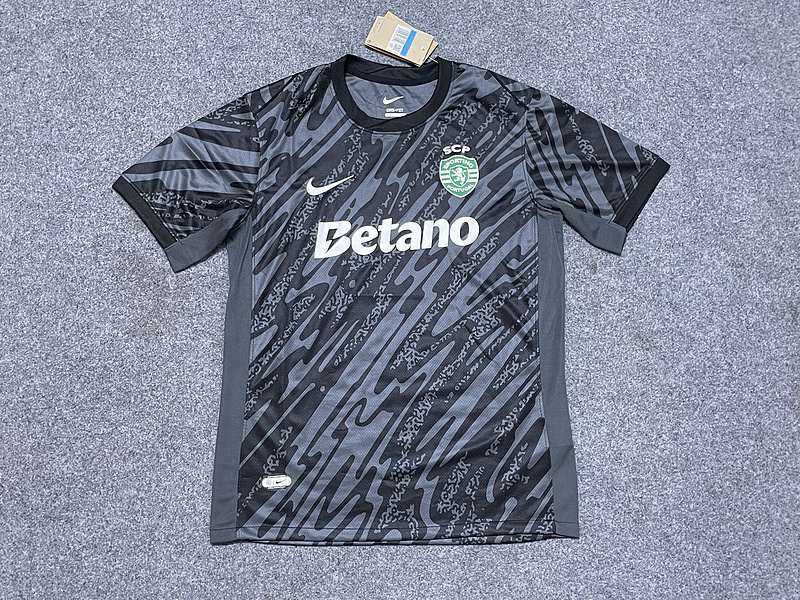 24-25 Sporting Lisbon Goalkeeper Soccer Jerseys Yupoo