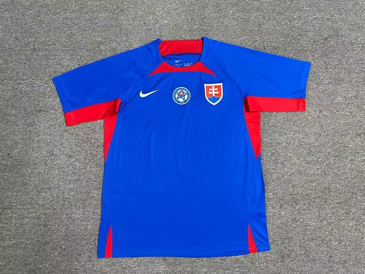24-25 Slovakia Home Soccer Jerseys Yupoo