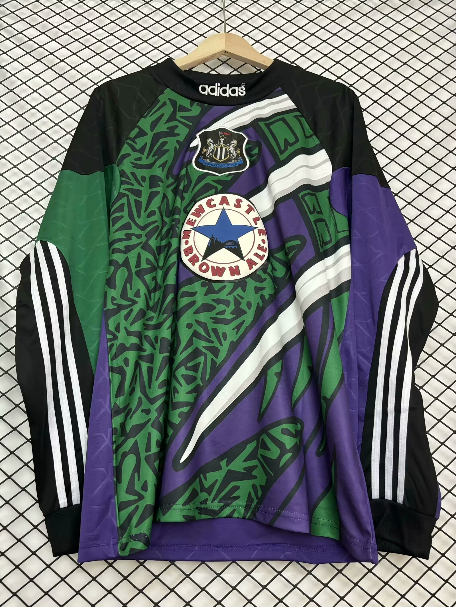95-96 Newcastle United Goalkeeper Retro Long Sleeve Soccer Jerseys Yupoo