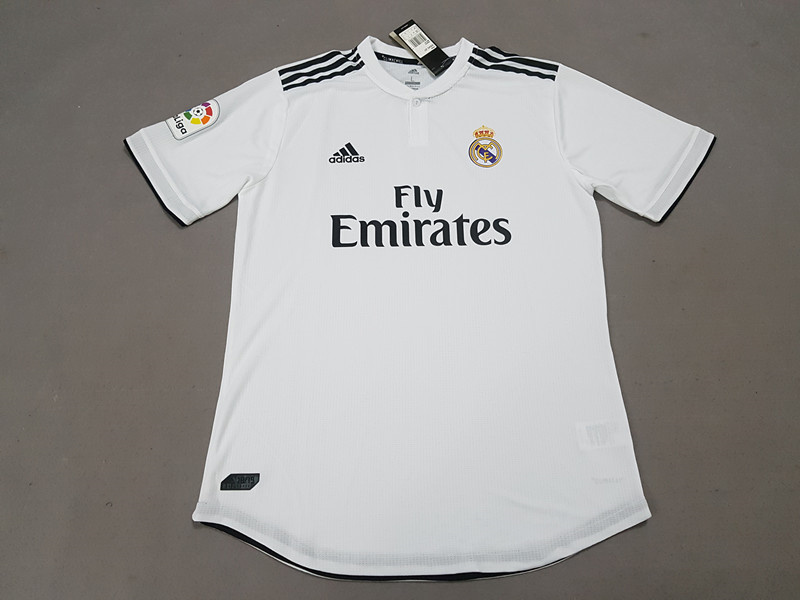 Real Ma-drid home white player version