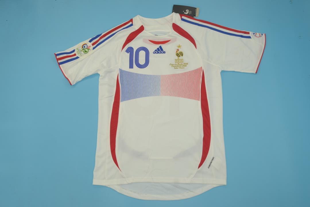 06 France away white