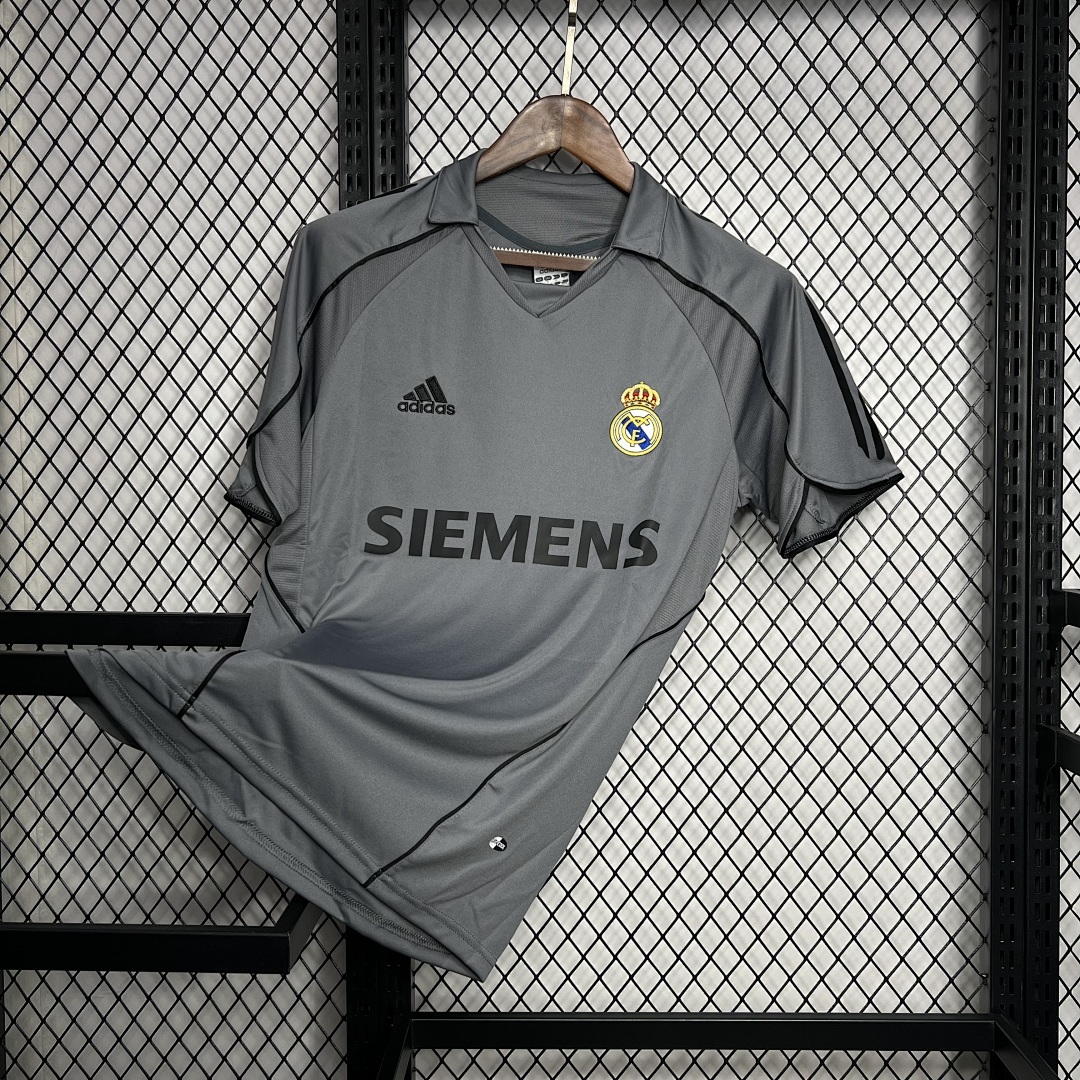 Real Madrid 2005/06 Third Away Retro Jersey