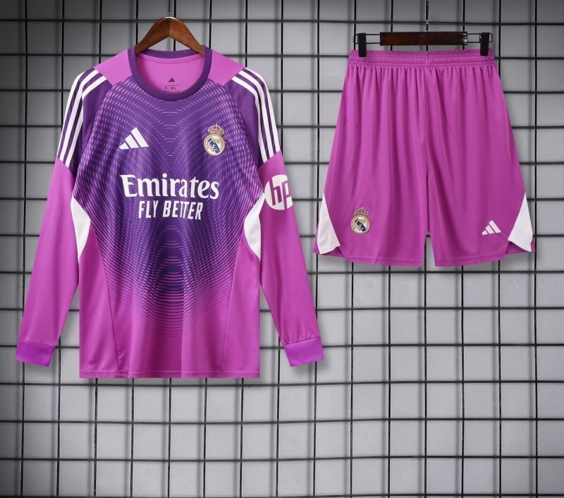 25-26 Real Madrid Goalkeeper Cheap Soccer Jerseys Yupoo