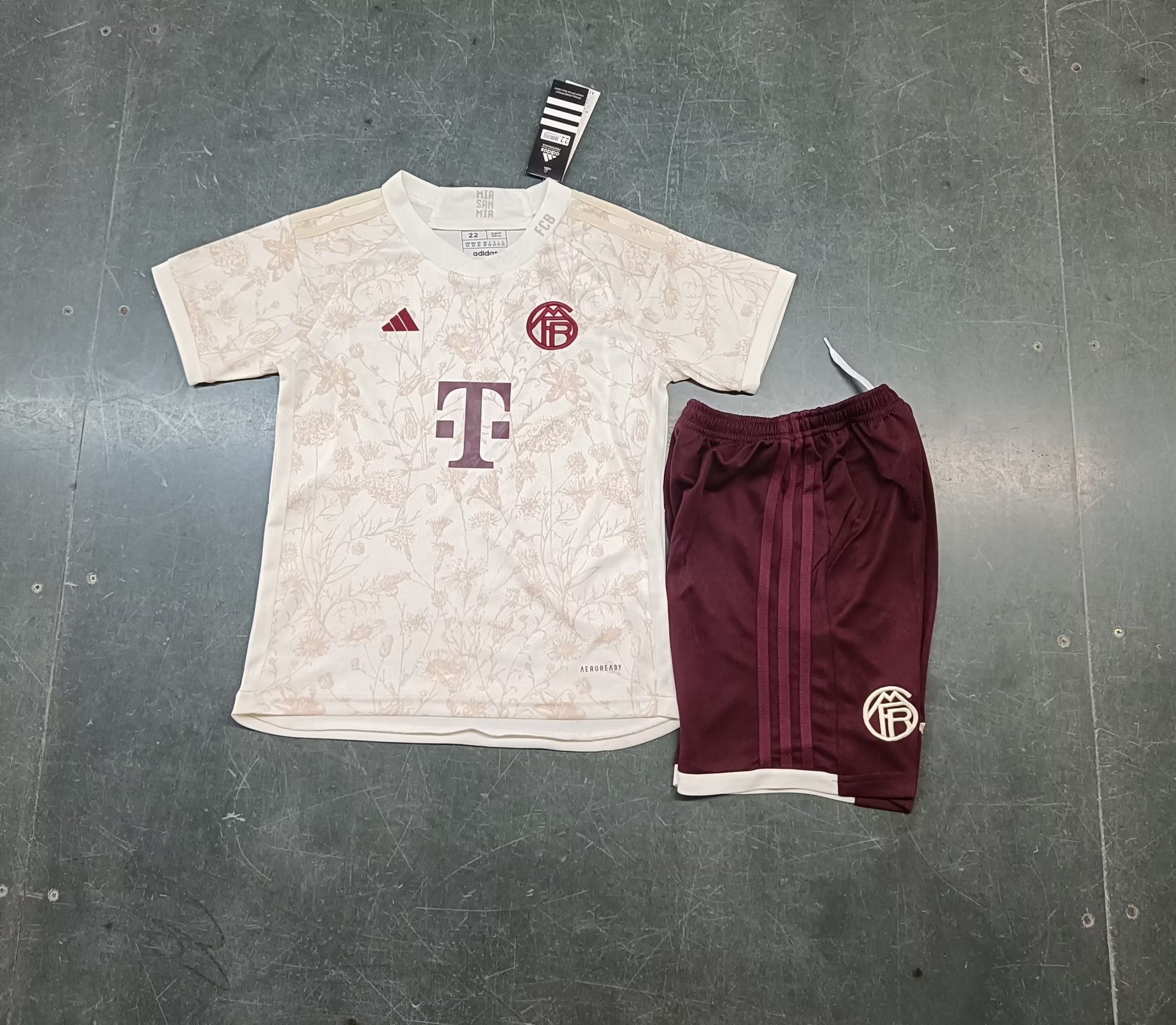 23-24 Bayern Third Kids Soccer Jerseys Yupoo