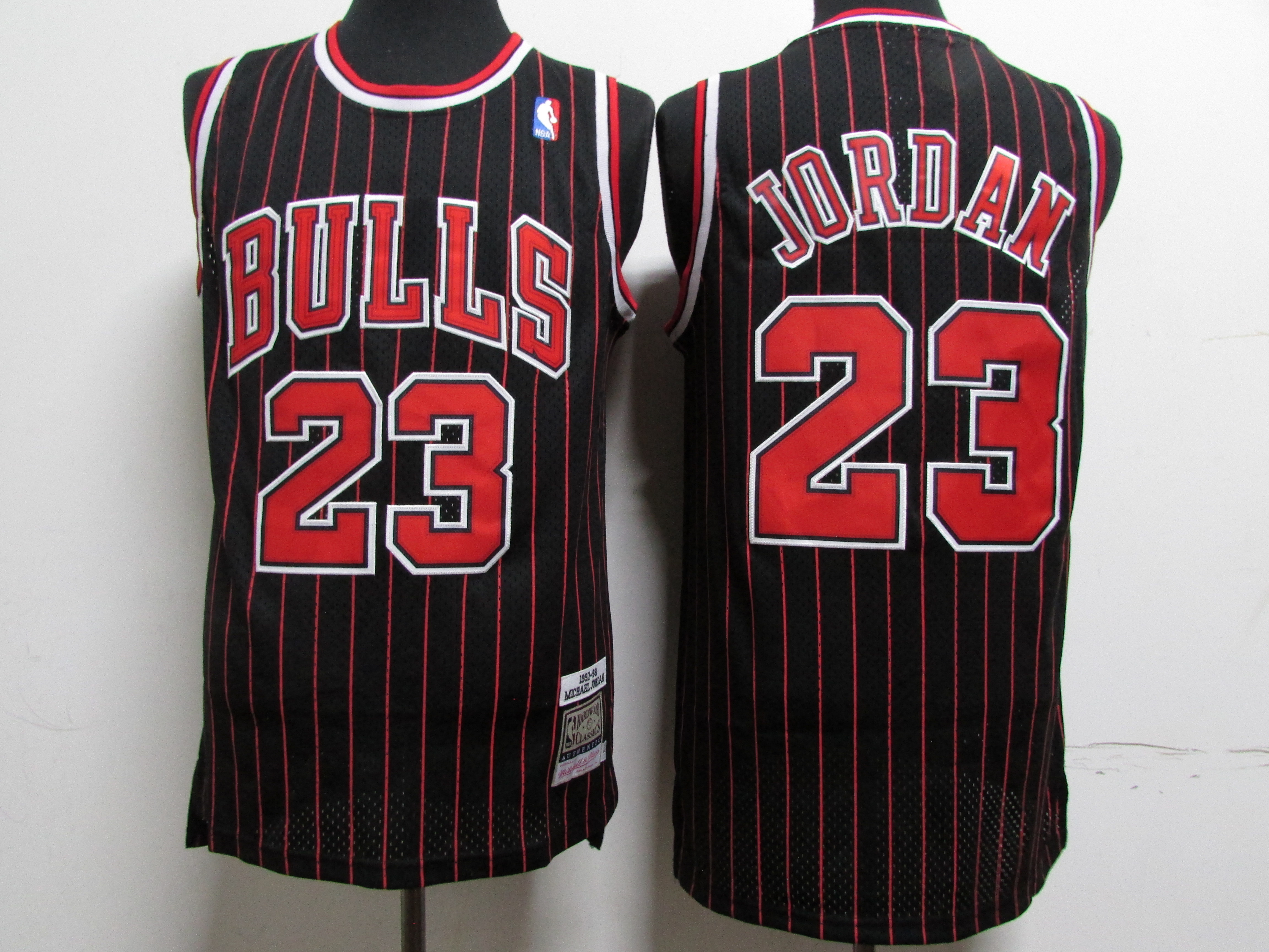 98 Bulls #23 Embroidery