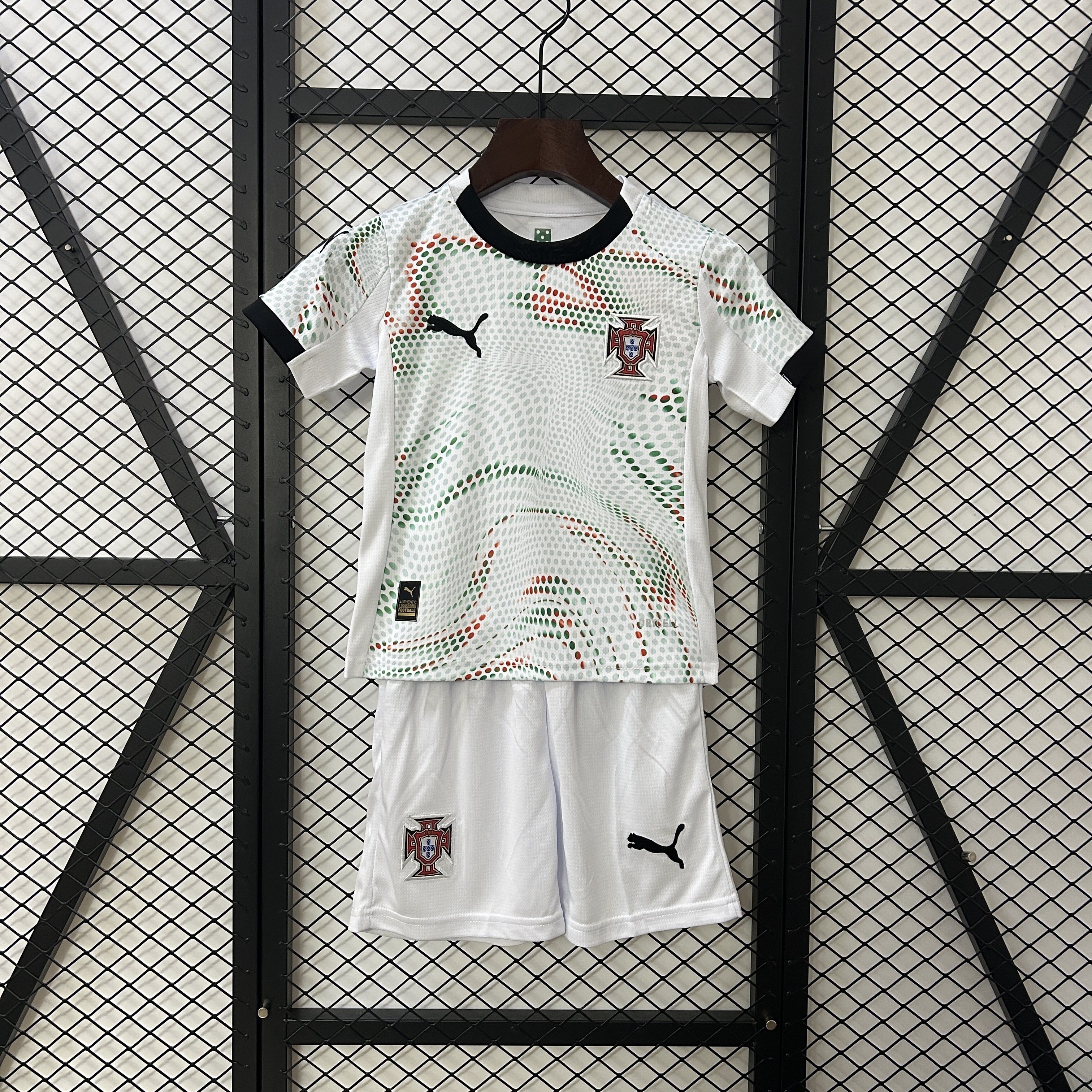 2025 kids Portugal 2024 away size: 16-28