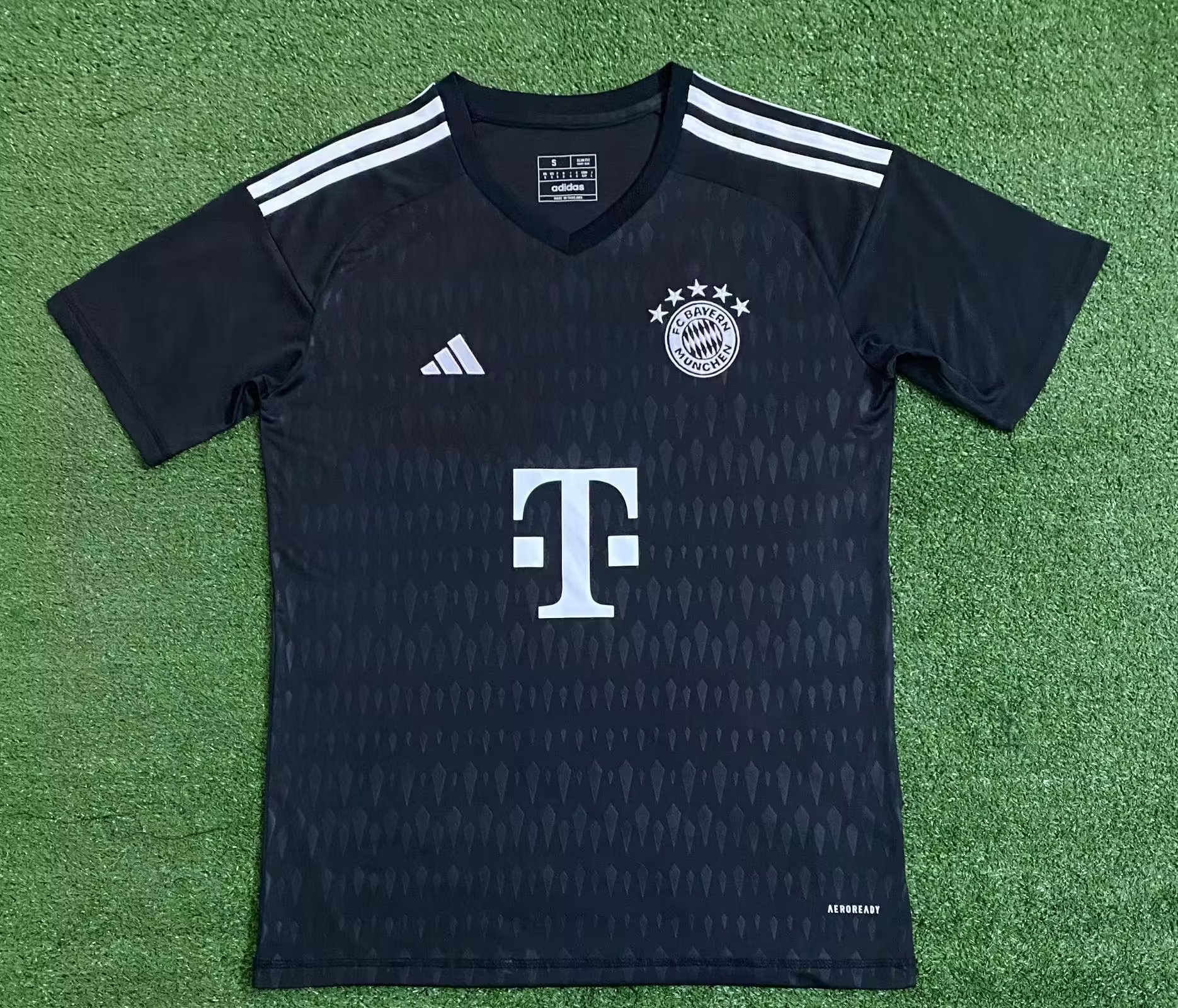23-24 Bayern Goalkeeper Soccer Jerseys Yupoo