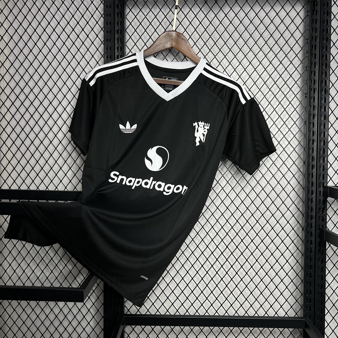 Manchester United 2024/25 Fourth goalkeeper Jersey