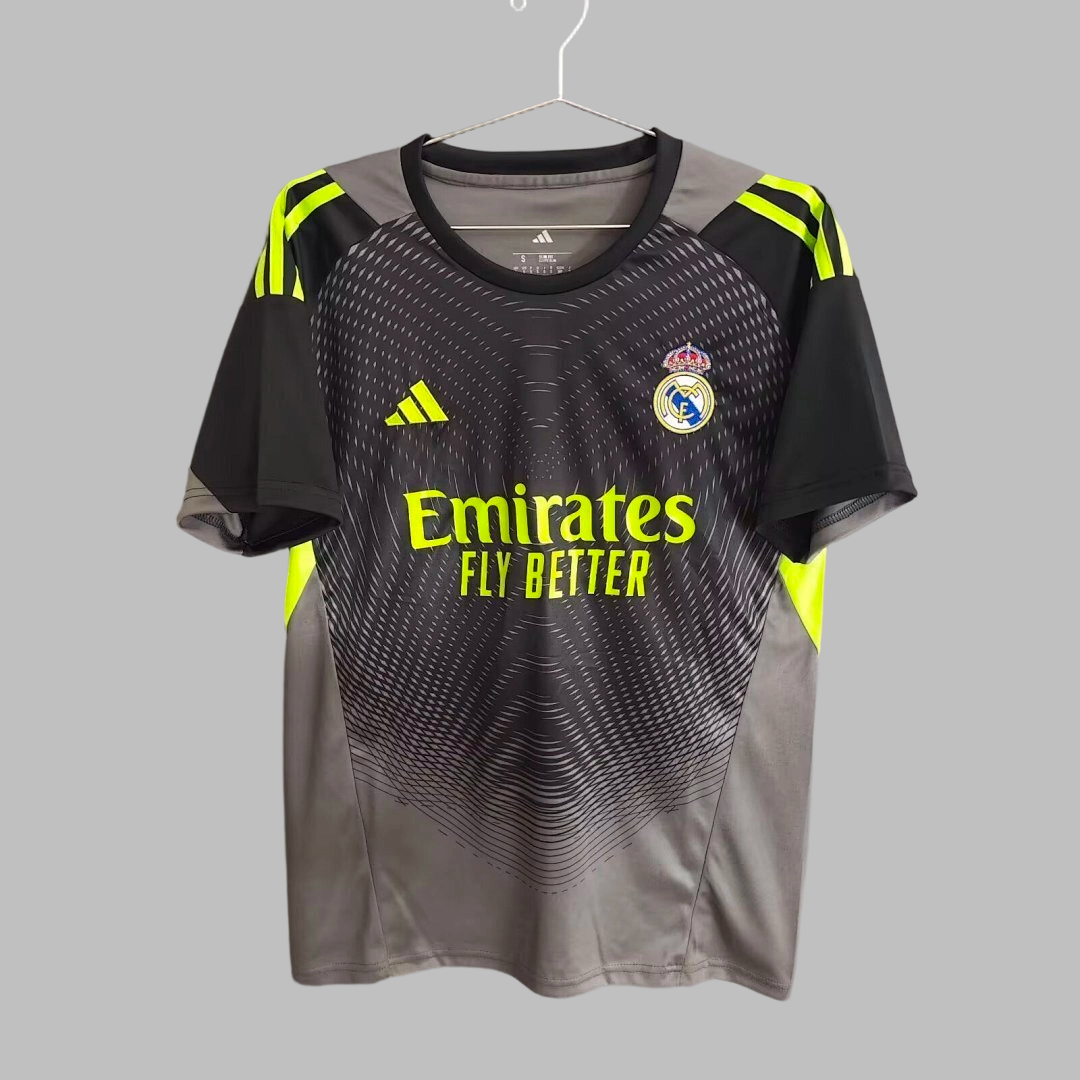 25-26 Real Madrid Goalkeeper Cheap Soccer Jerseys Yupoo