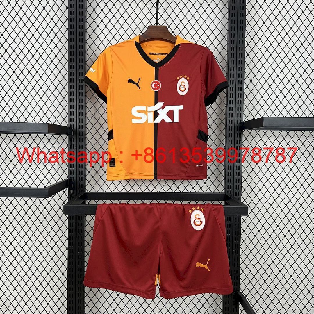 Galatasarays 2024/25 Home Kids Kit