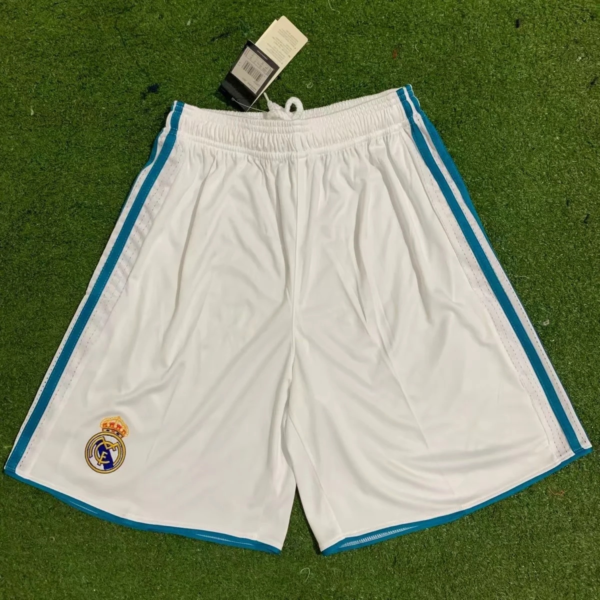 2017-18 Real Madrid Home Retro Shorts Yupoo
