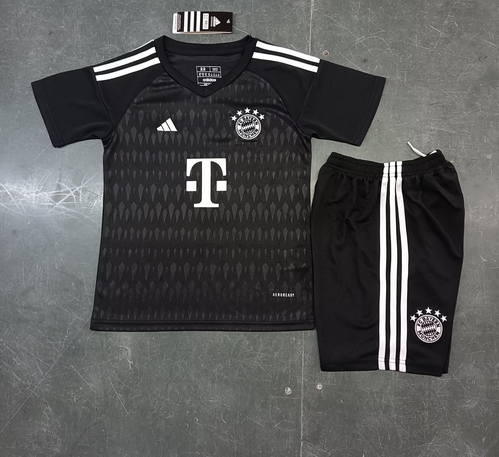 23-24 Bayern Goalkeeper Kids Soccer Jerseys Yupoo