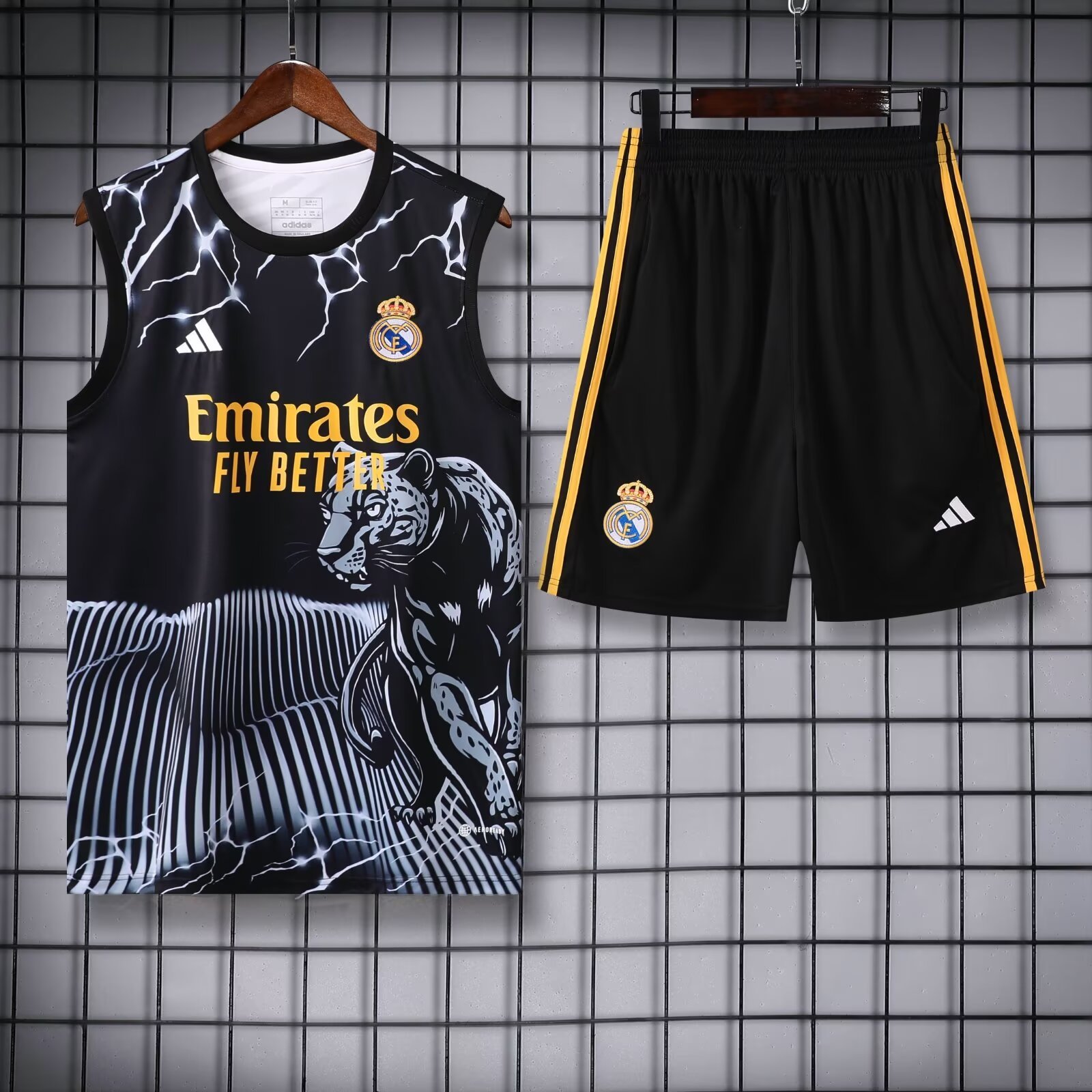24-25 Real Madrid Vest Yupoo
