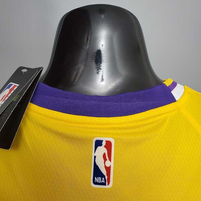 Bryant #8 Lakers Commemorative Edition Round neck yellow 3