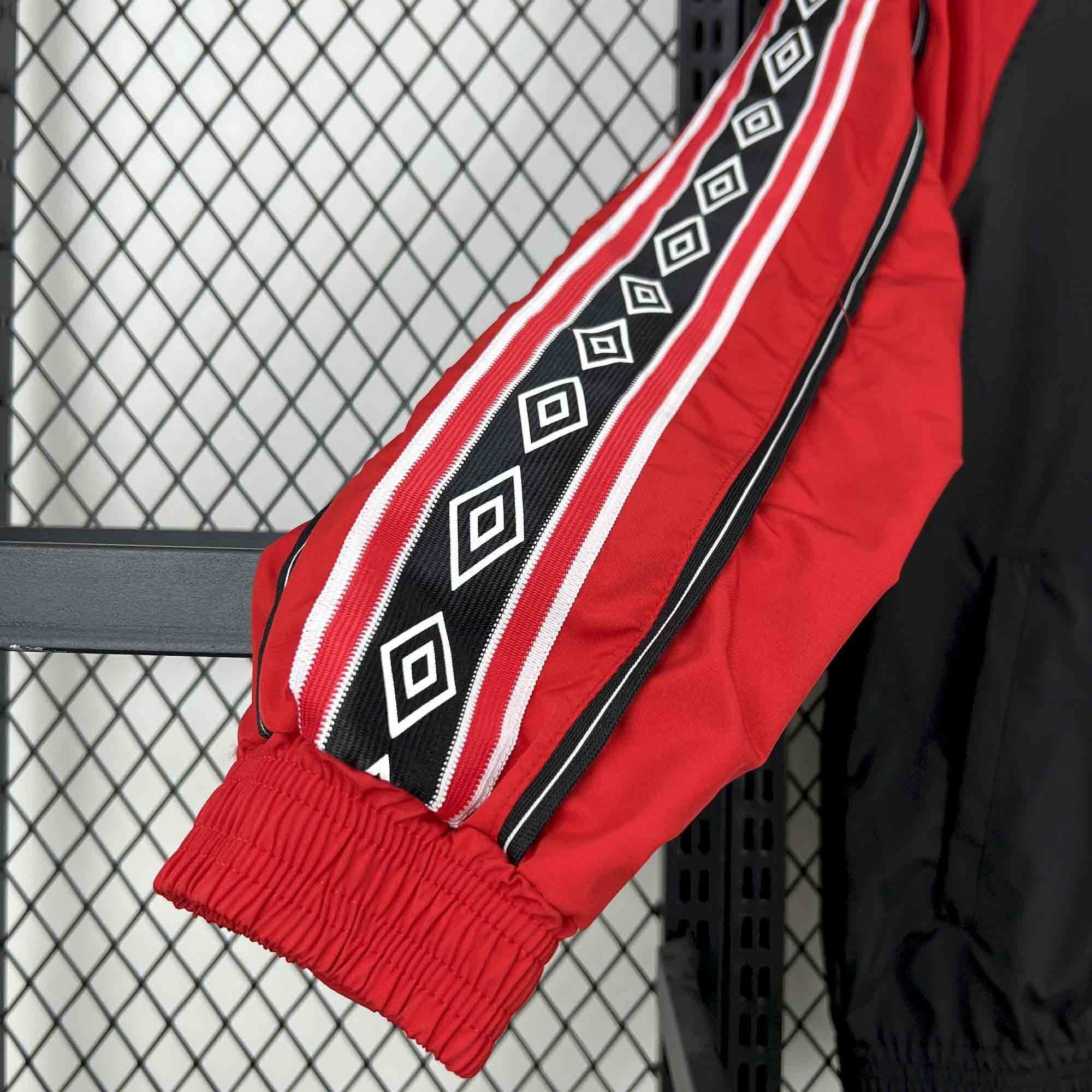 24-25 Manchester United Black&Redl Windbreaker Jacket AAAAJersey Supplier Yupoo 2