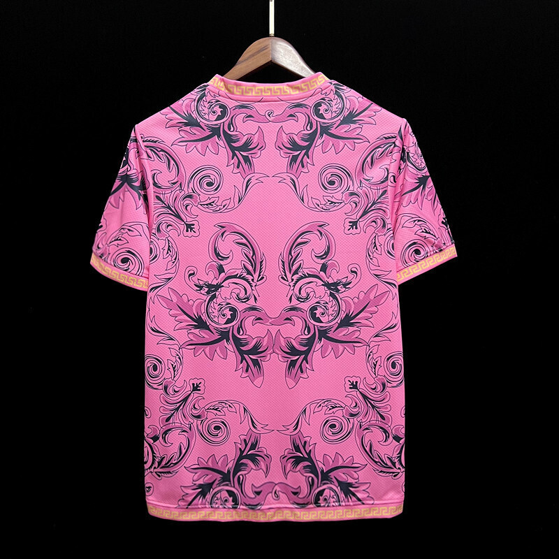 2024 Italy X Versace Pink Special Edition Kit Football T-Shirt AAAAJersey Supplier Yupoo 10