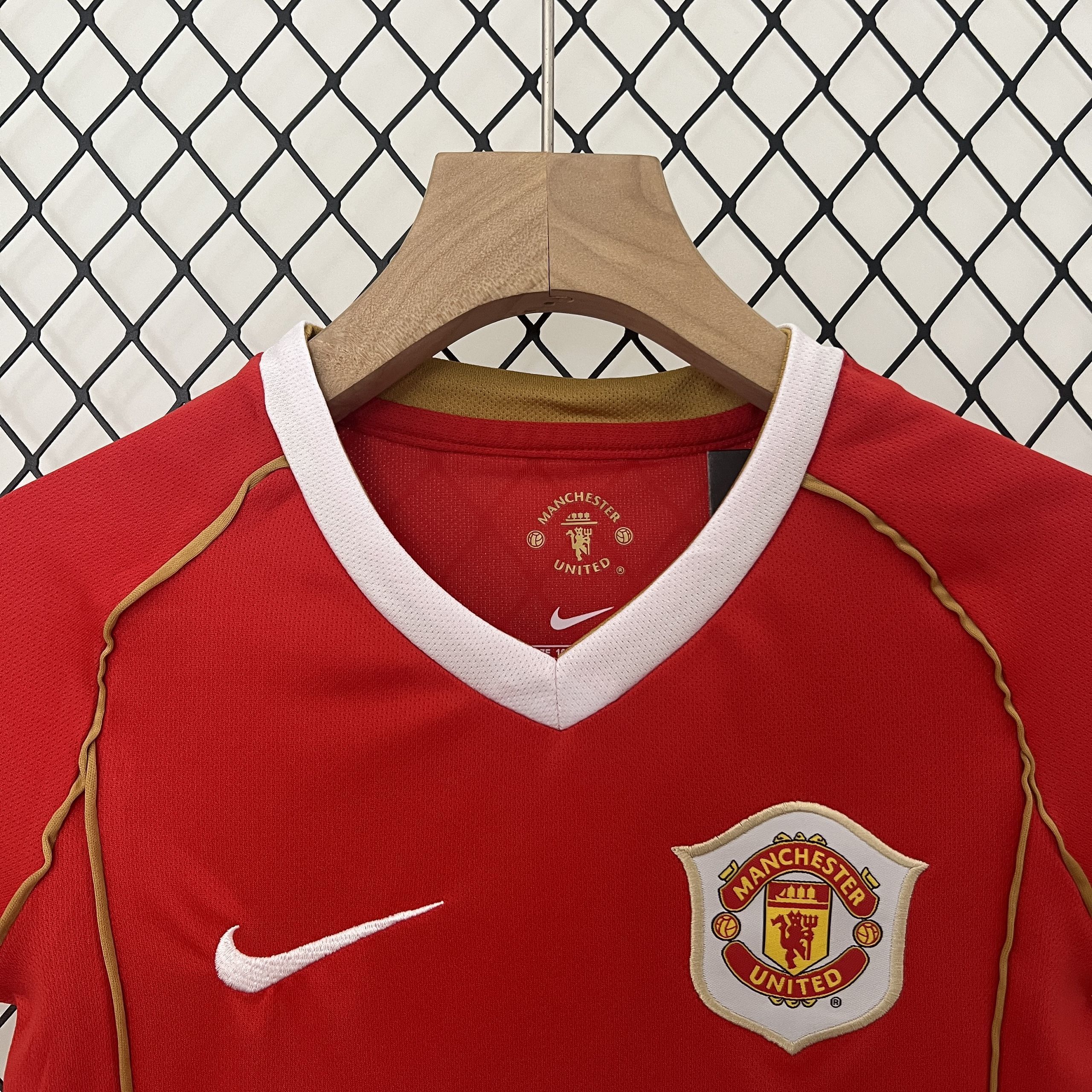 06-07 Manchester United Home Retro Kids Kits Children Sets Football AAAAJerseys Yupoo 10