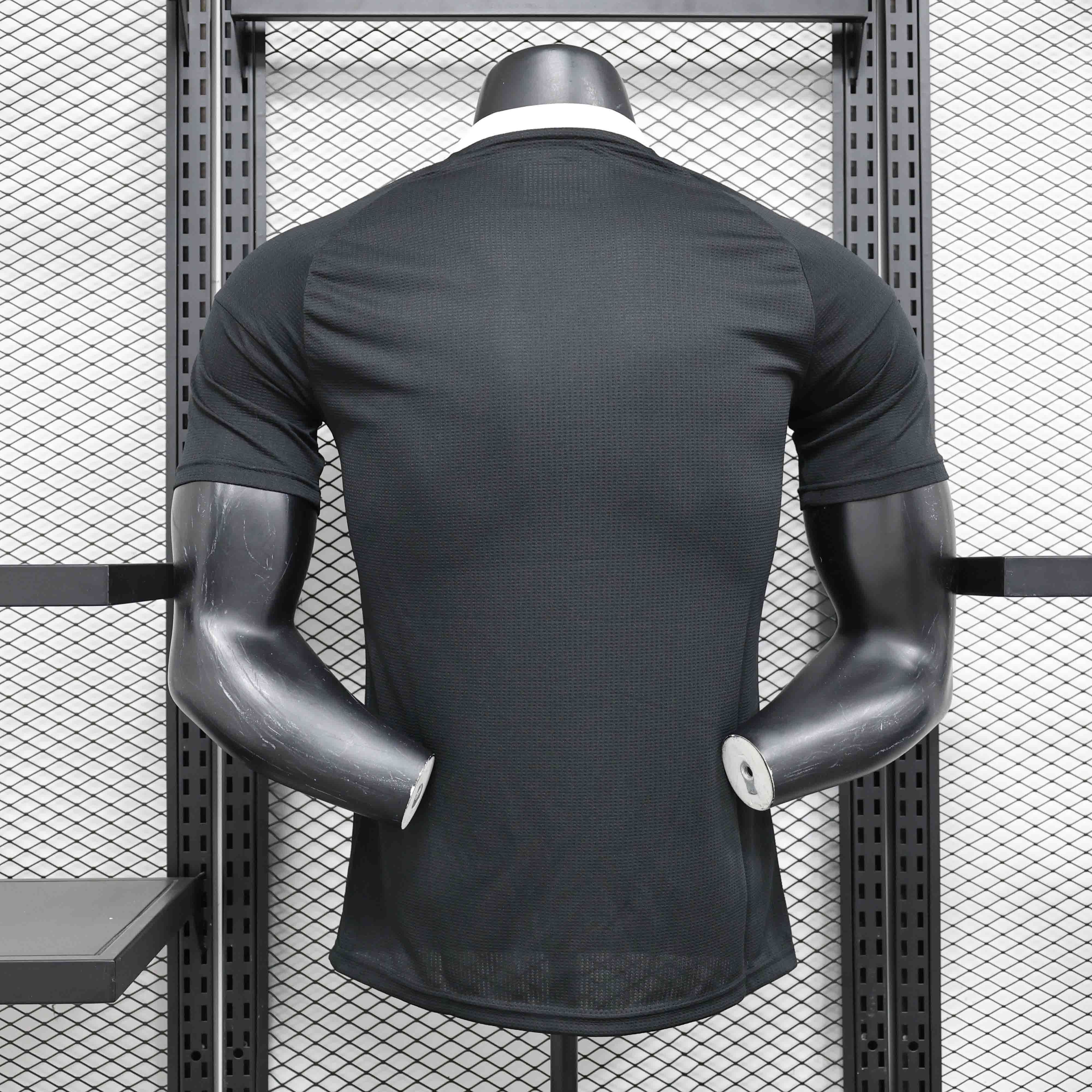 24-25 Real Madrid Black GoalKeeper Kit Player Version Shirt Soccer AAAAJersey Yupoo 1