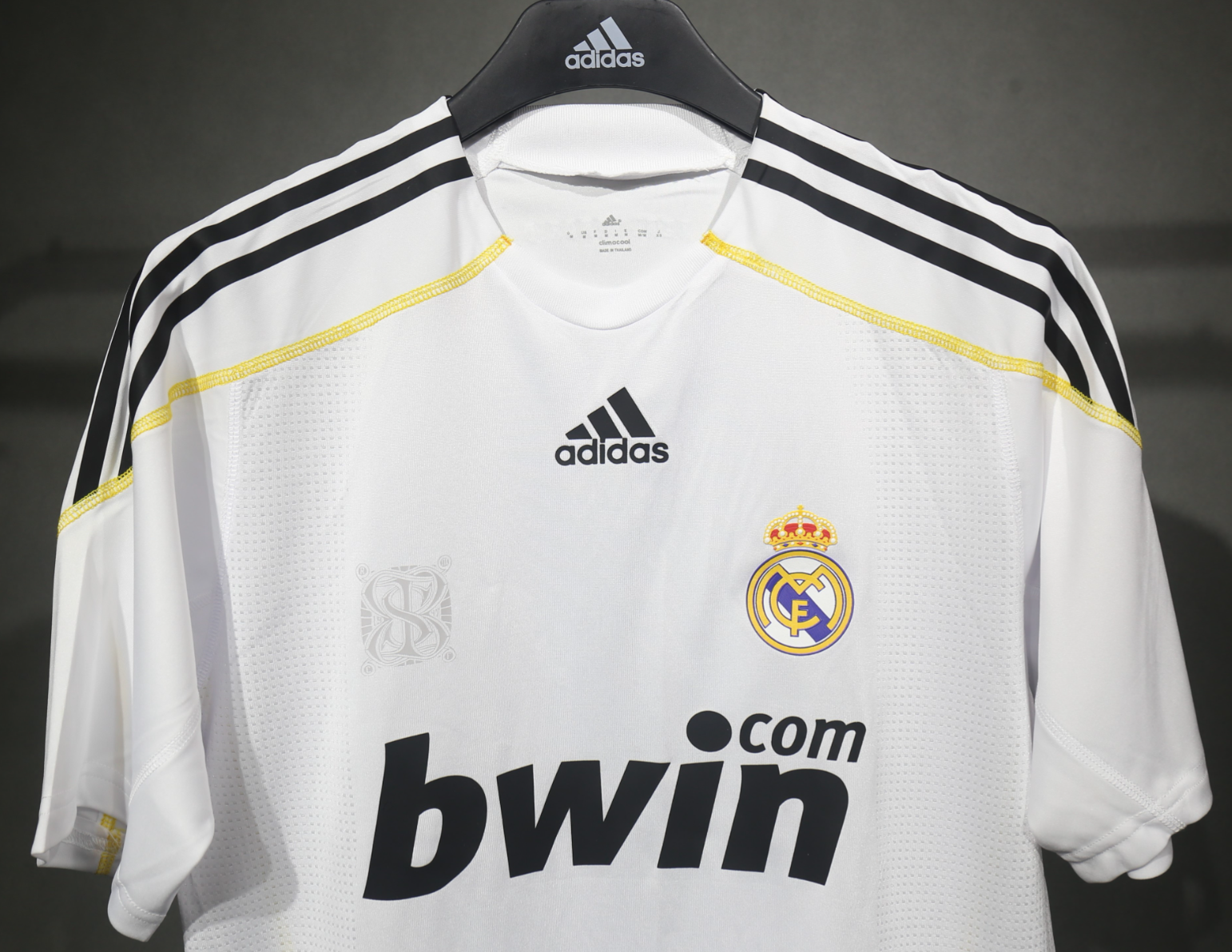 09-10 Real Madrid Home Retro Kit Vintage Player Version Sino Shirt AAAAJersey Dropship Yupoo 2