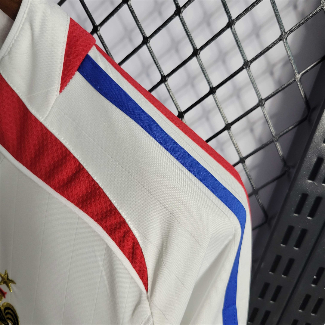 2006 France away white 7