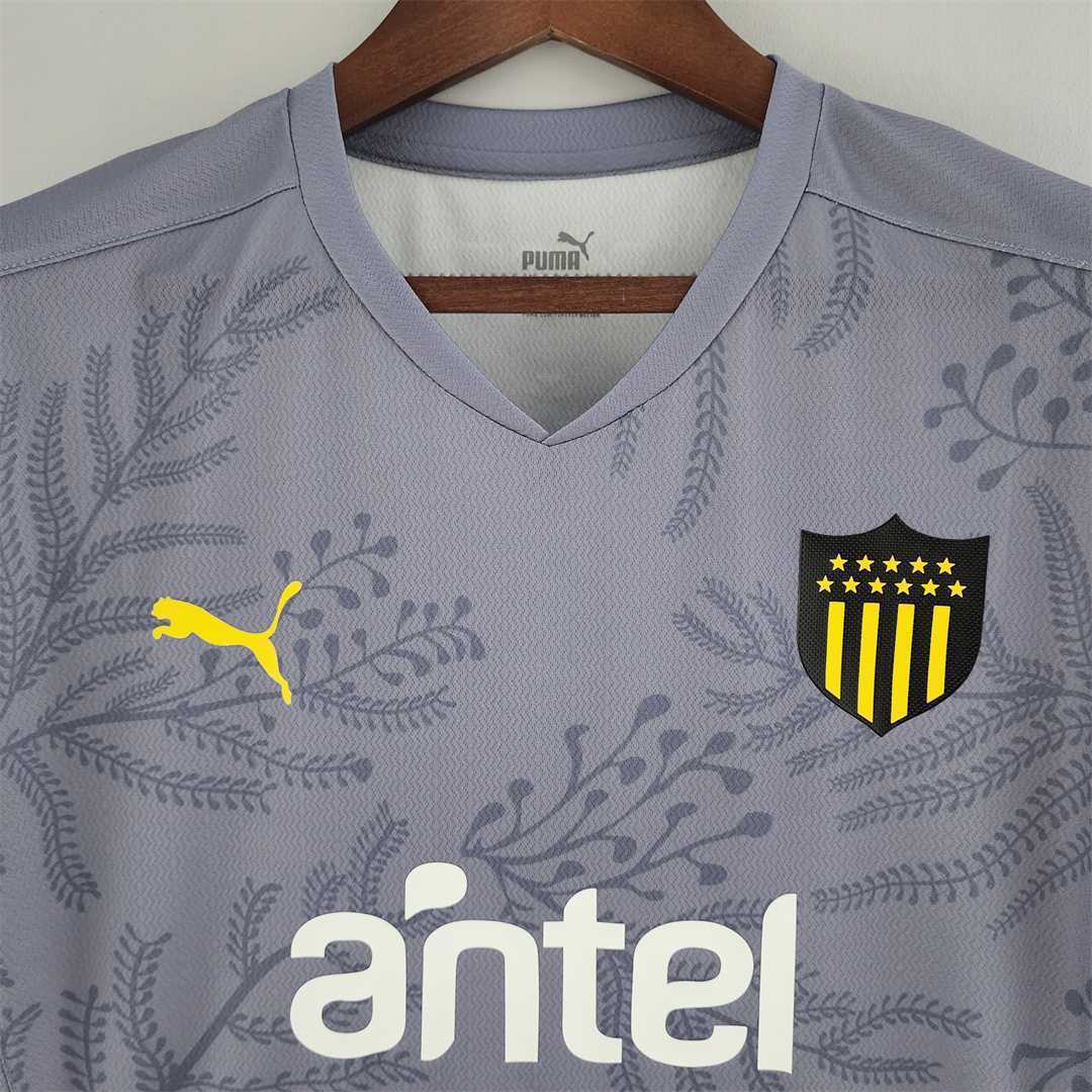 22-23 Peñarol away 4