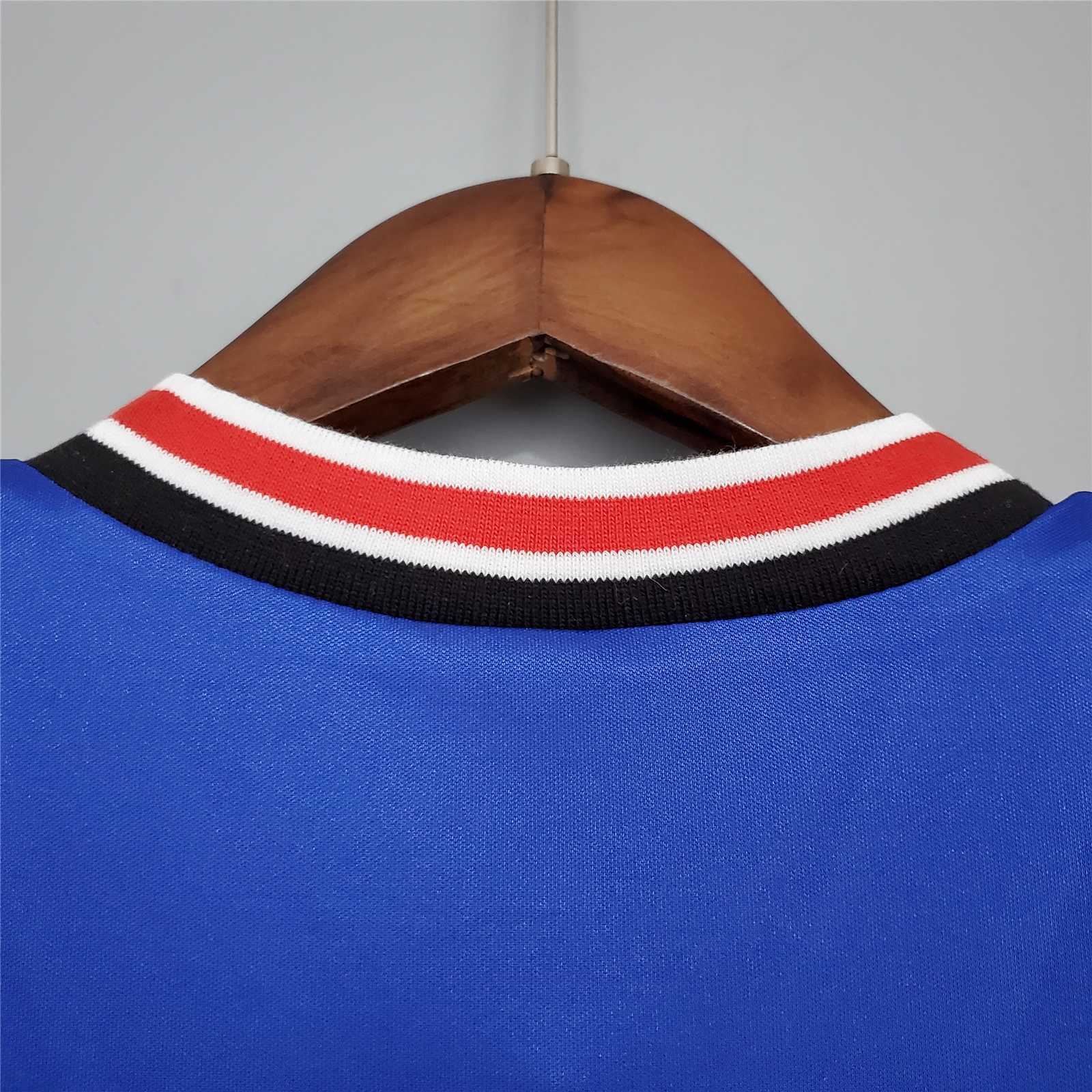 85-86 Manchester United away - 3 5