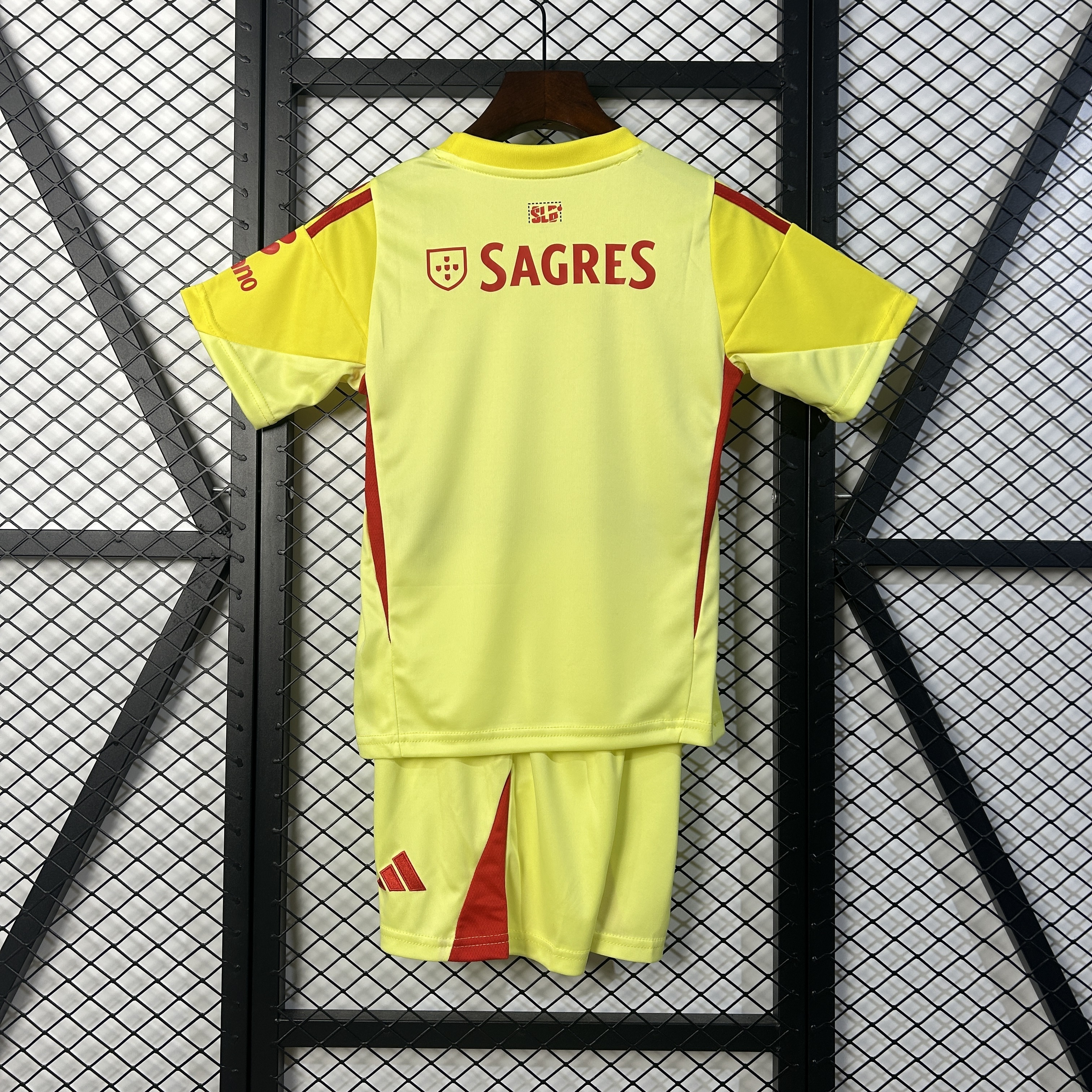 25-26 Benfica Yellow Goalkeeper Kid Kits Youth Apparels Sino AAAAJersey Supply Yupoo 5