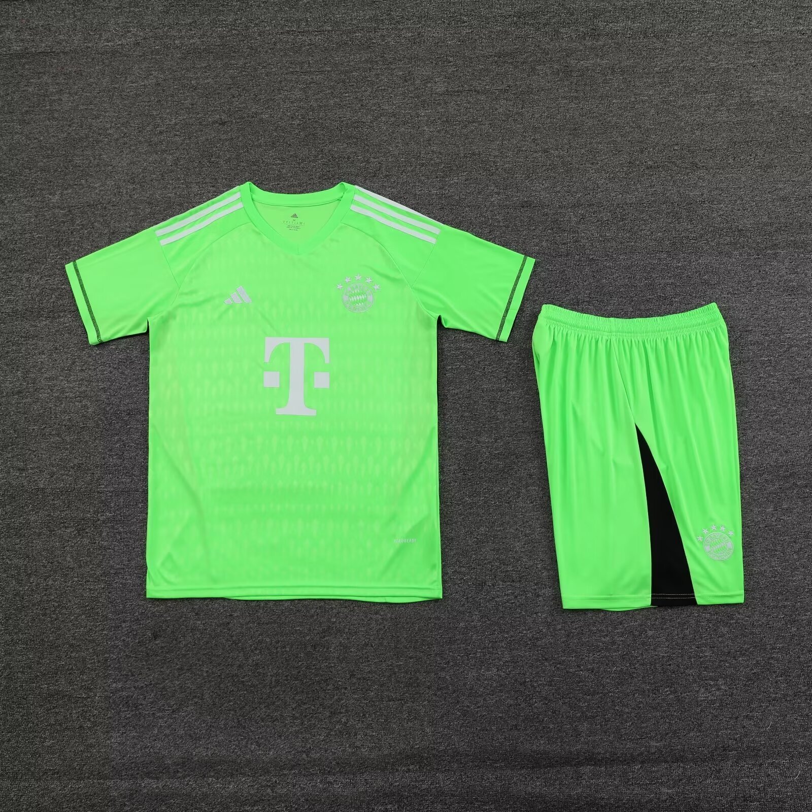 23-24 Bayern Goalkeeper Long Sleeve Soccer Jerseys Yupoo 1