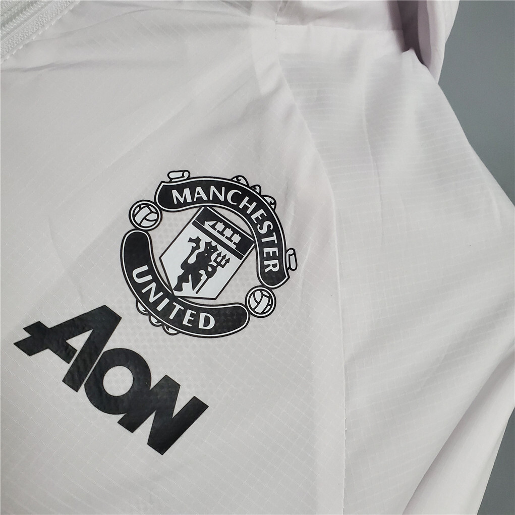 20-21 Manchester United whiteblack red edg windbreakere 7