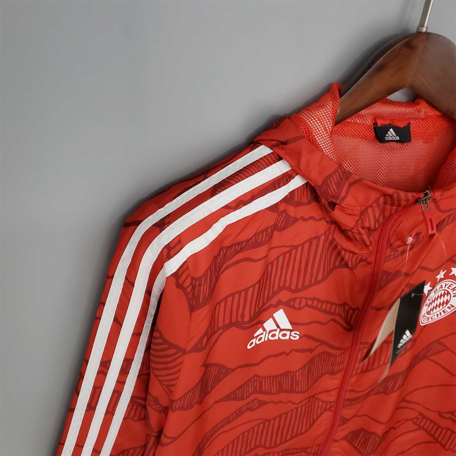 21-22 Bayern Red Windbreaker1684404583000 3