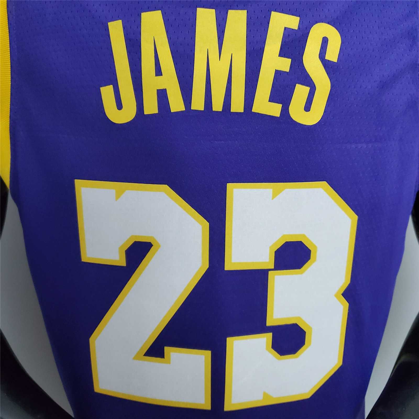 James #23 Lakers purple 1
