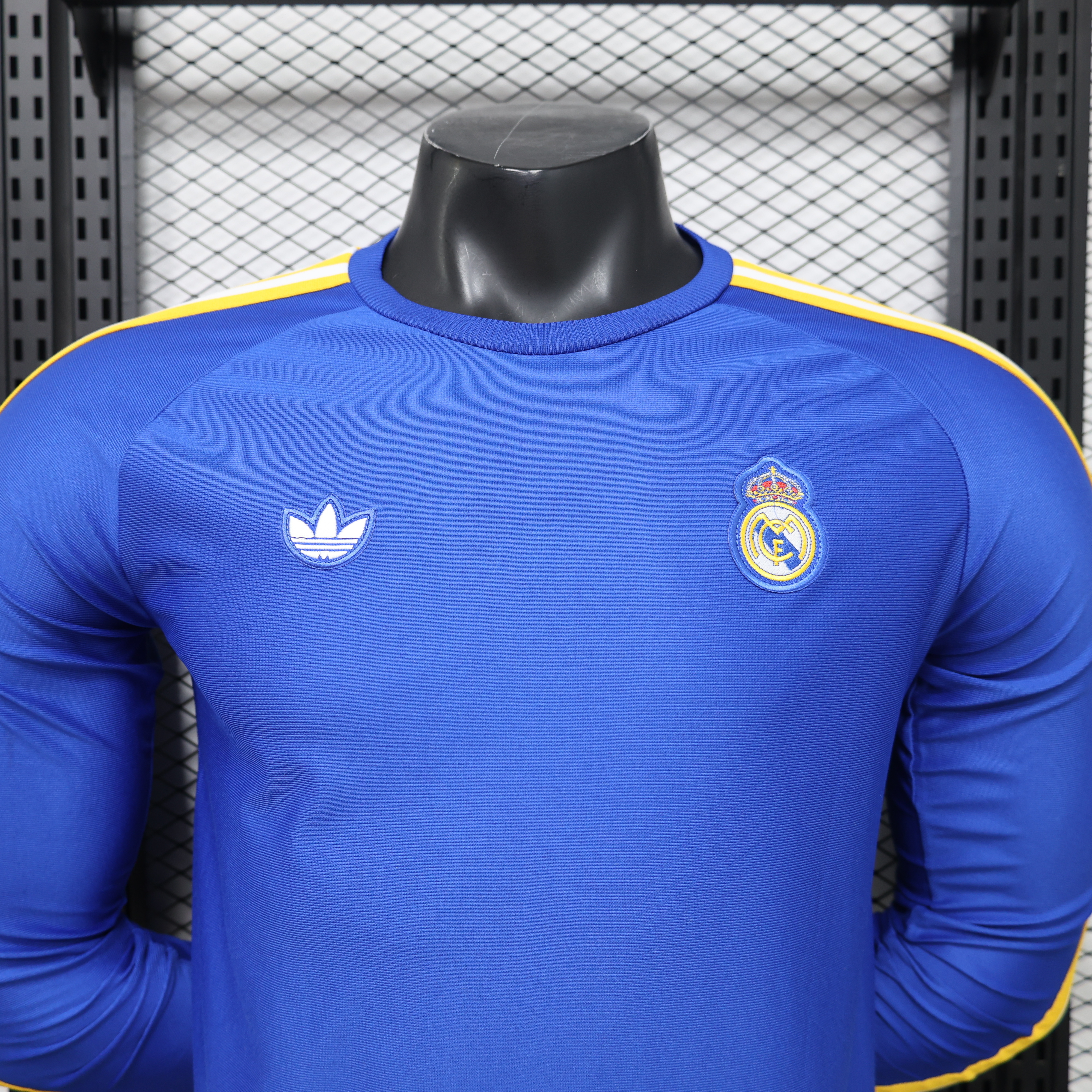 26-27 Real Madrid Mens Casual Retro Style Football Long Sleeve Shirt AAAAJersey Wholesale Yupoo6 1