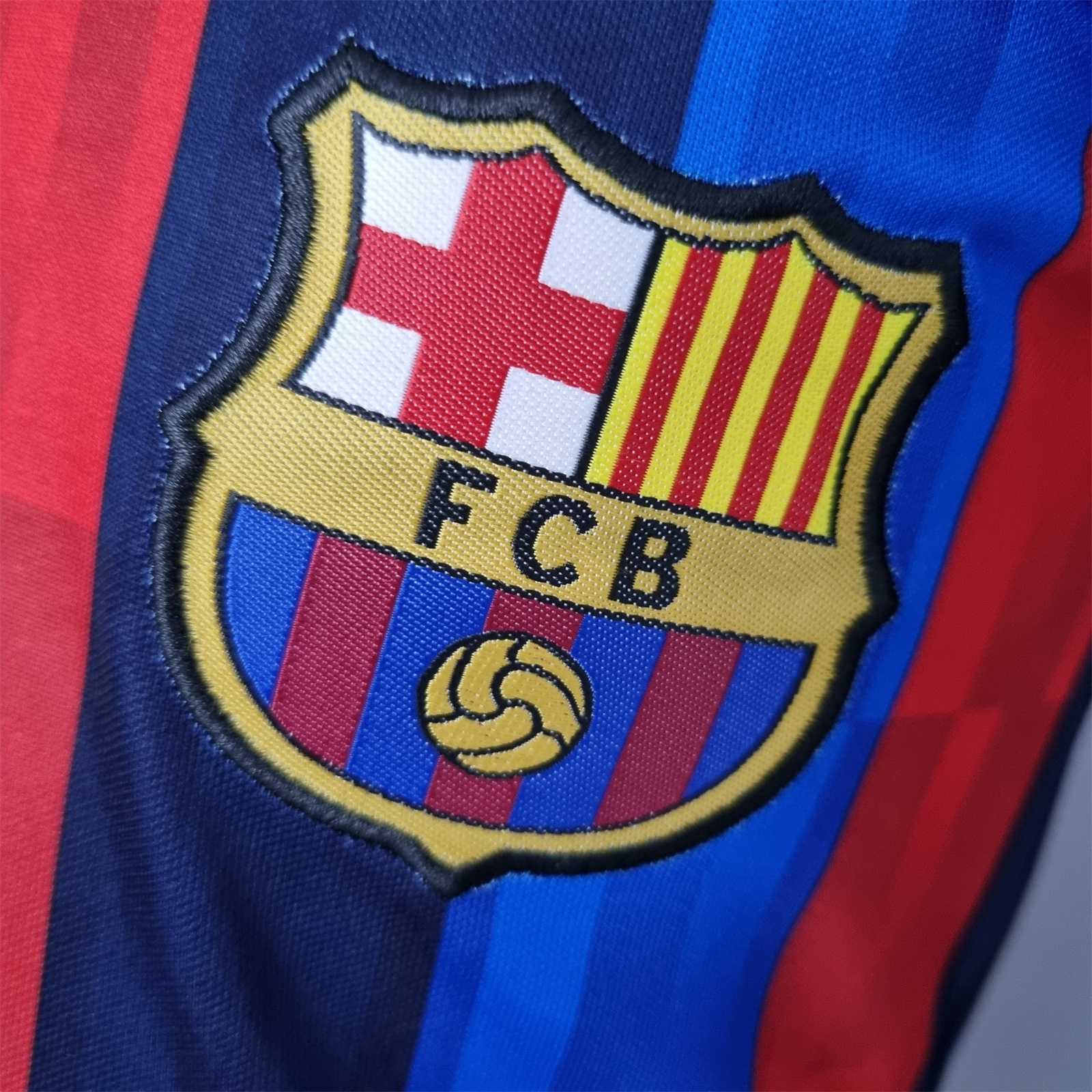 22-23 Barcelona home kids kit 1