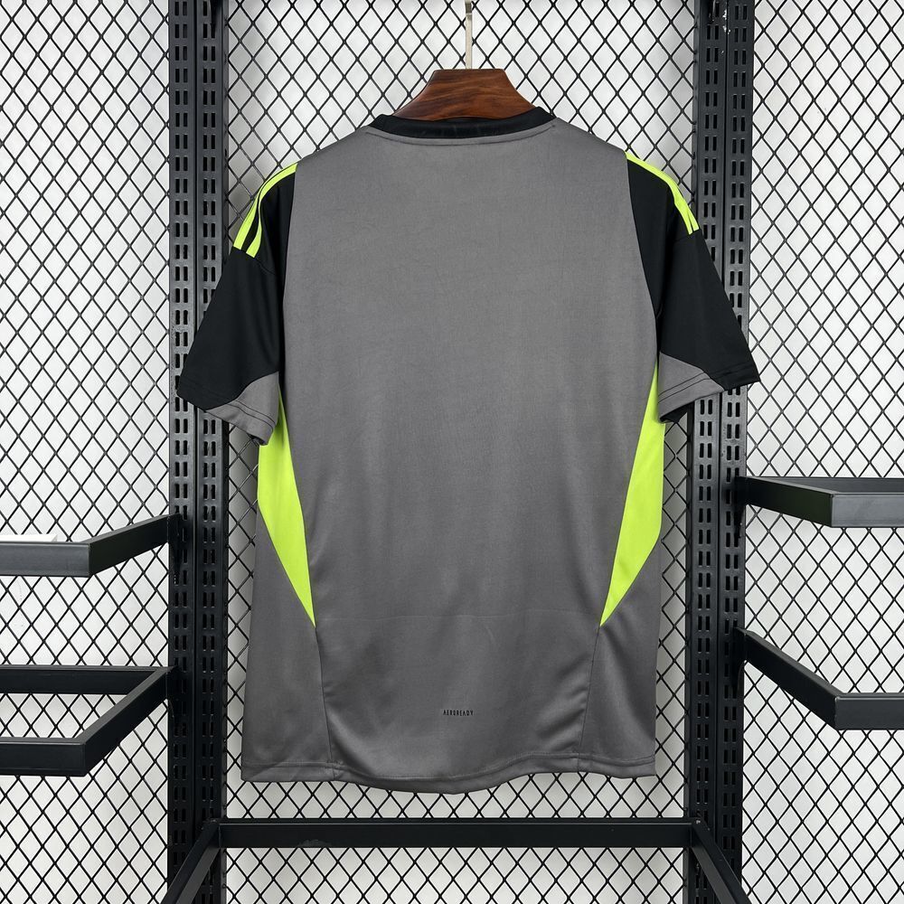 25-26 Real Madrid Goalkeeper Kit Football T-Shirt AAAAJersey Wholesale Yupoo 2