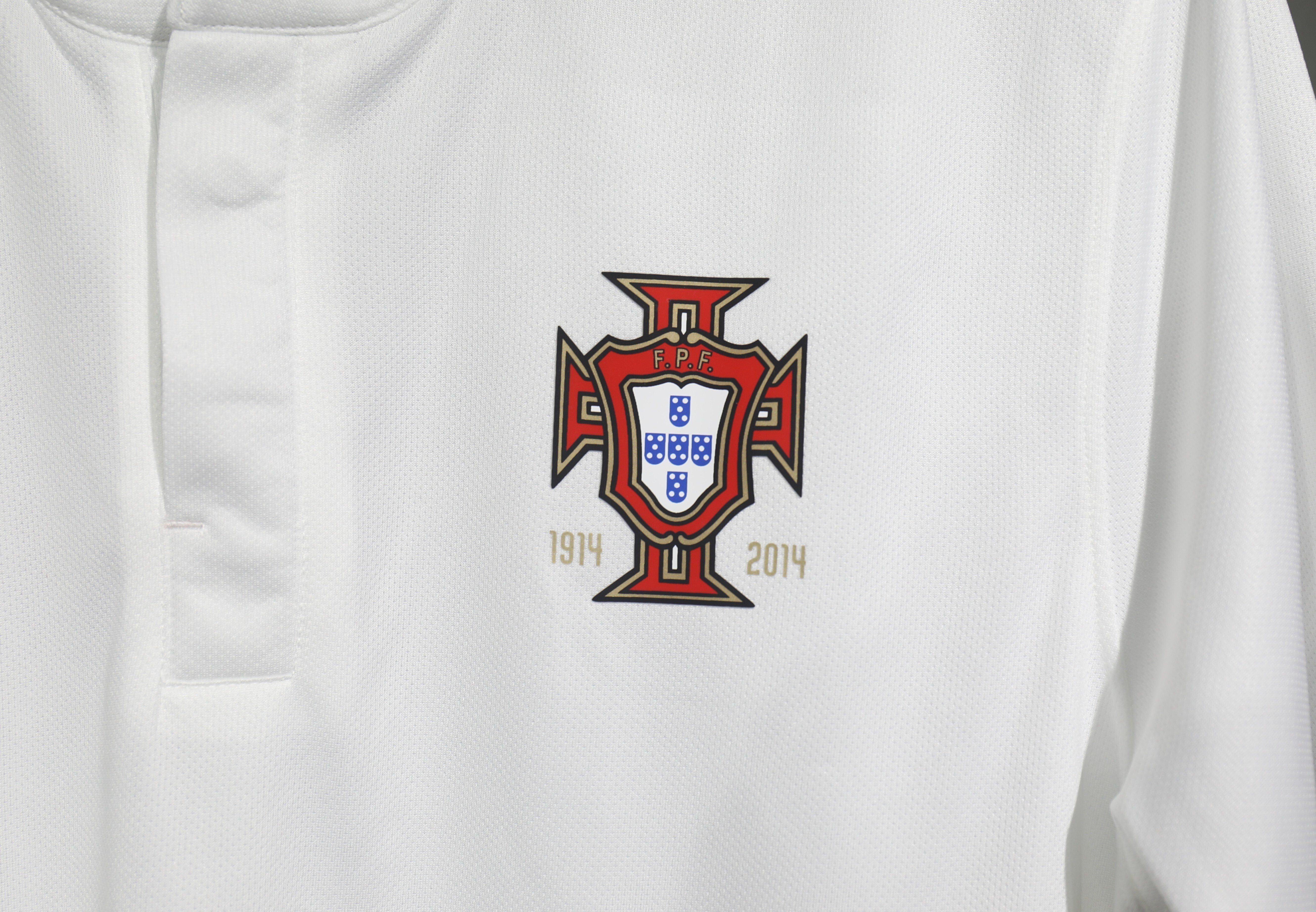 2014 Portugal Away Retro Kit Vintage Player Version Shirt Football World Cup AAAAJersey Supply 1