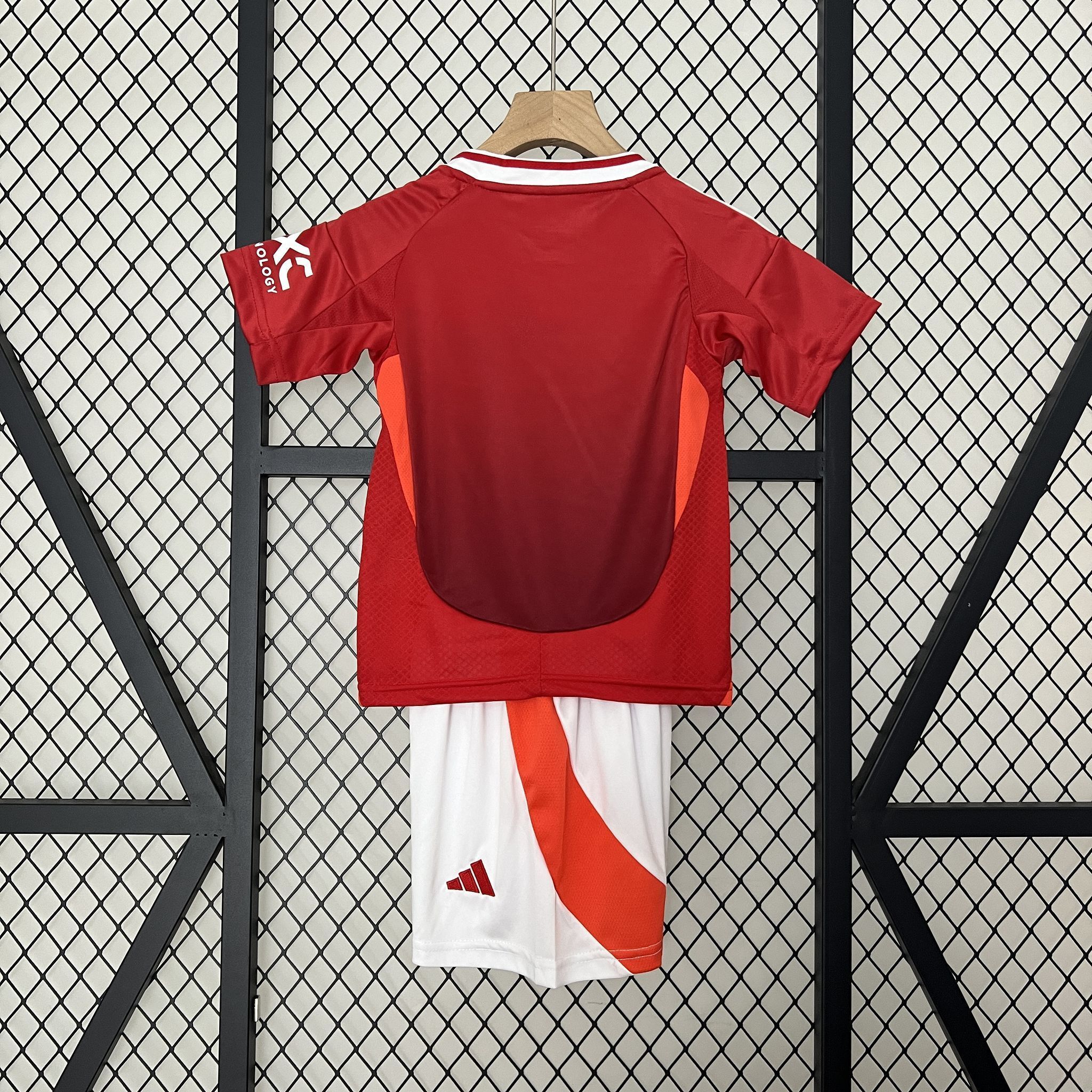 24-25 Manchester United Home Kid Kits Children Apparel AAAAJersey Wholesale Yupoo 8