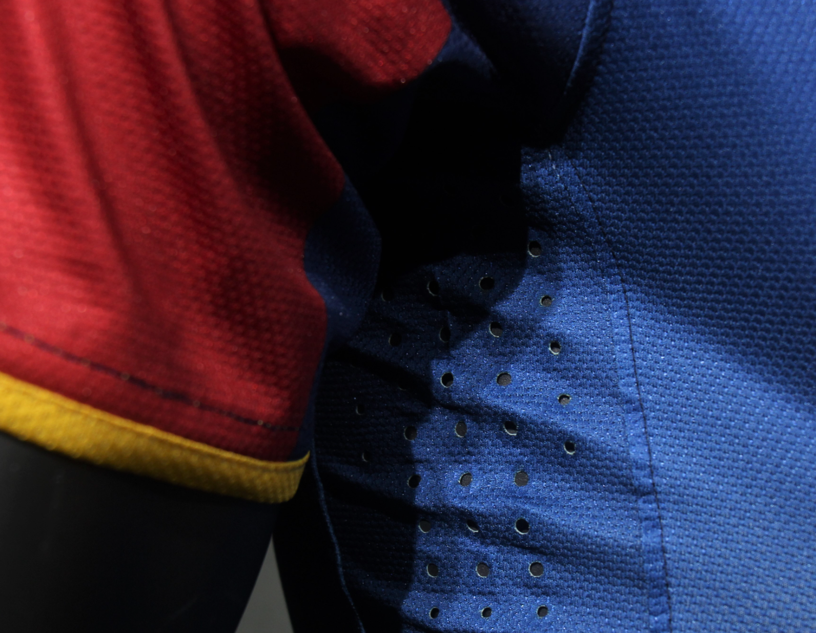 10-11 Barcelona Home Retro Kit Vintage Player Version Sino Shirt AAAAJersey Dropship Yupoo 5