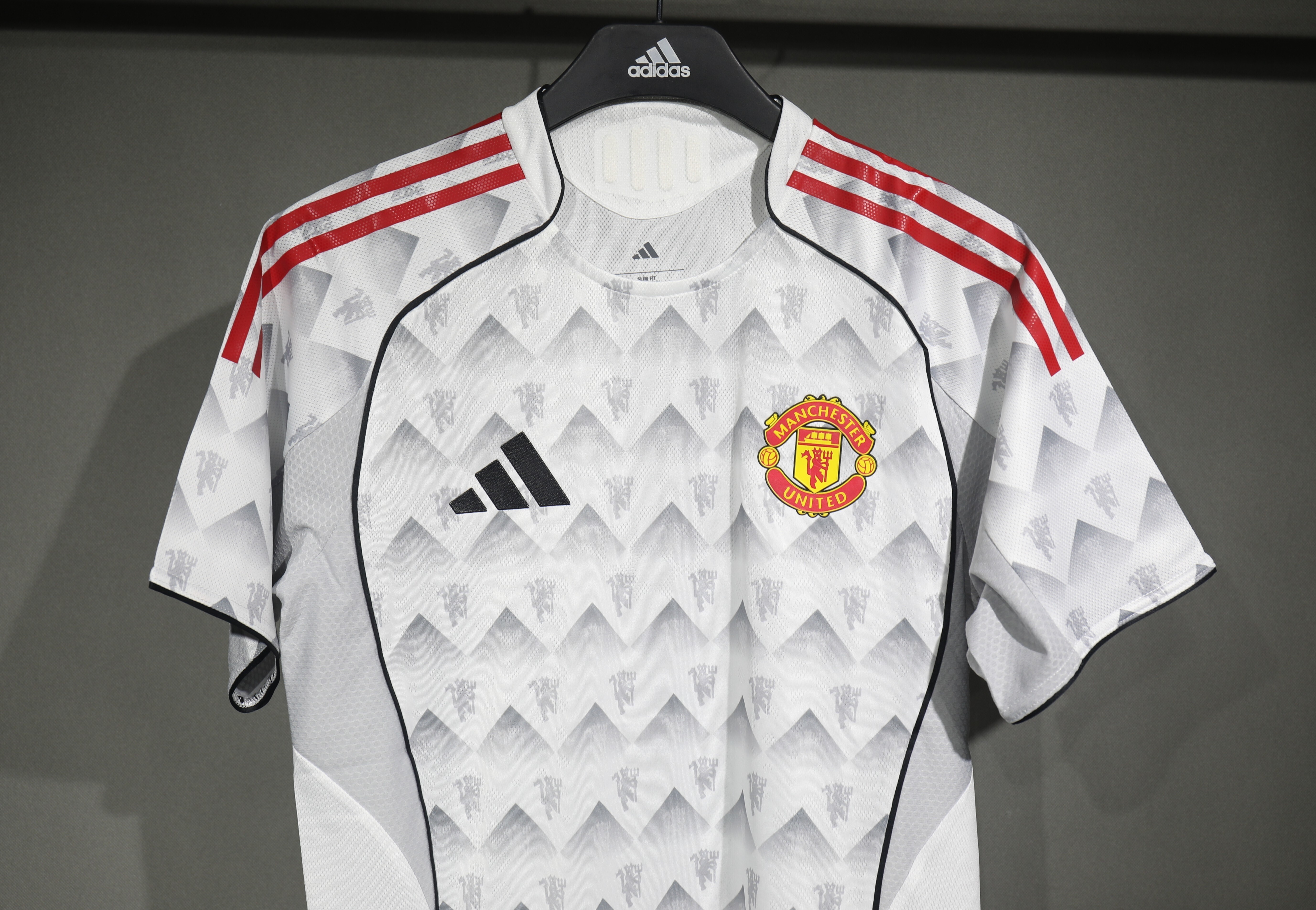 25-26 Manchester United Grey Devils Special Edition Shirt AAAAJersey Supply Yupoo 1