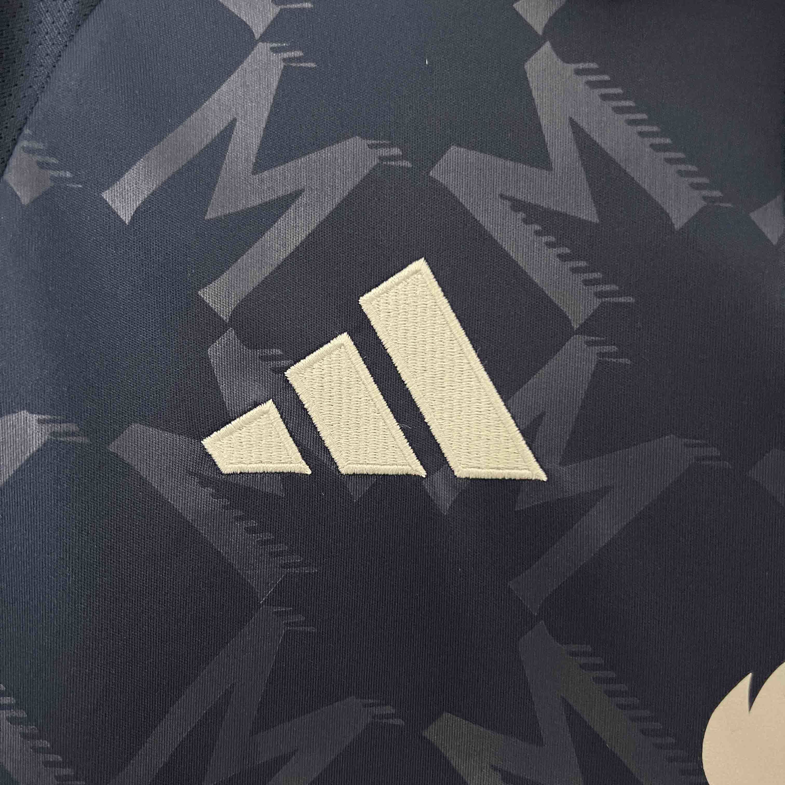 24-25 Manchester United Away Kit Soccer Uniform AAAAJersey Wholesale Yupoo 6
