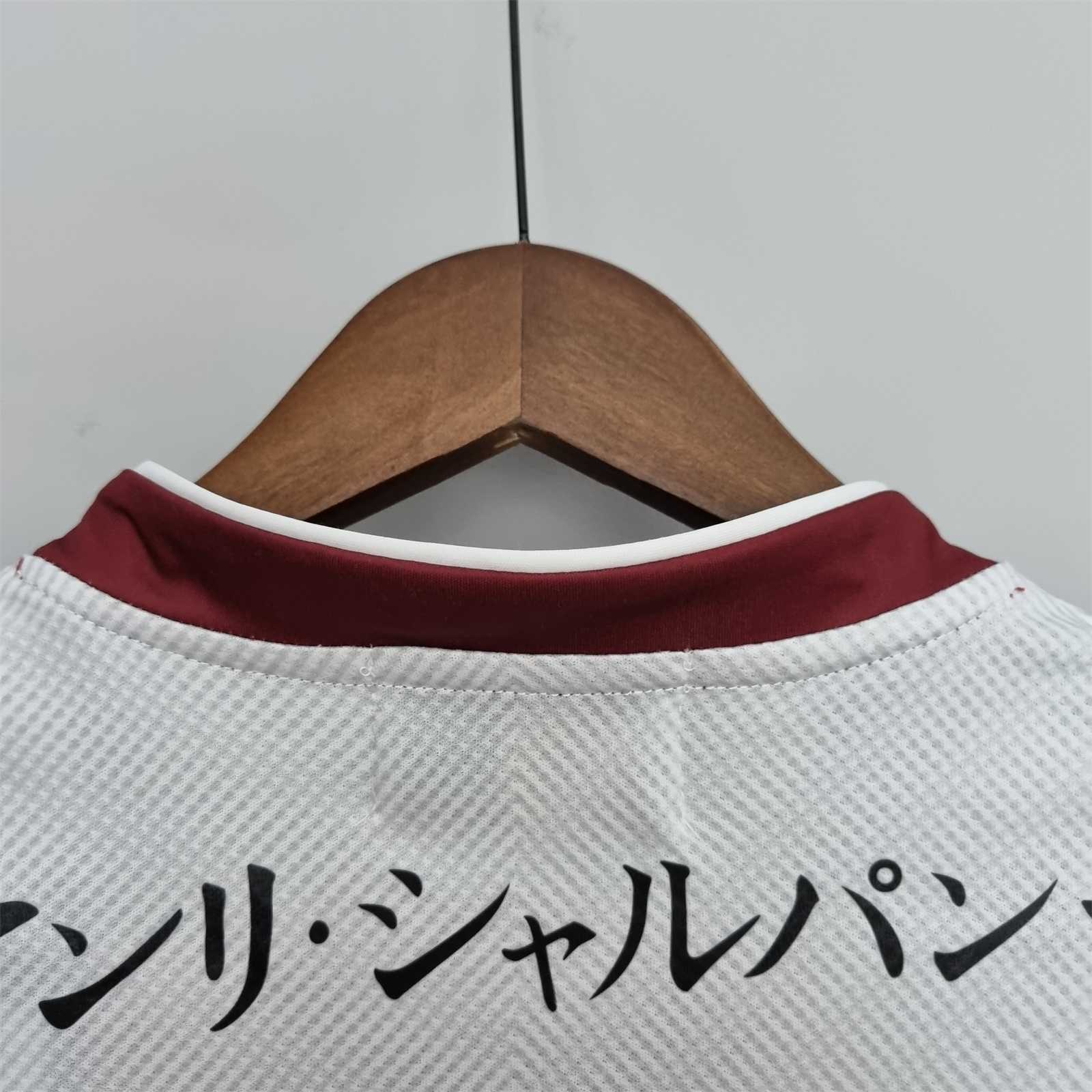 22-23 Vissel Kobe away 1