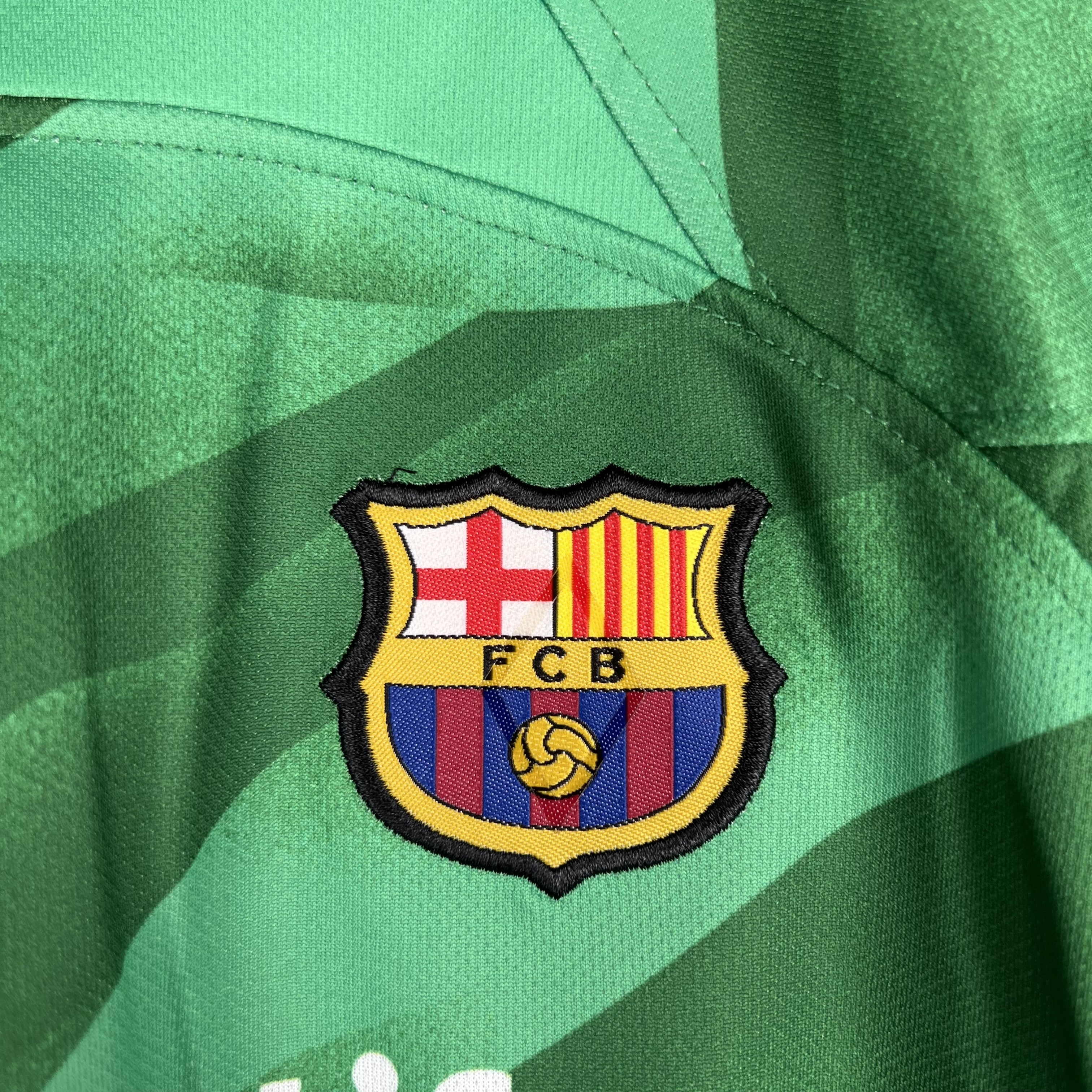 23-24 Barcelona Kids goalkeeper green size 16-28 8