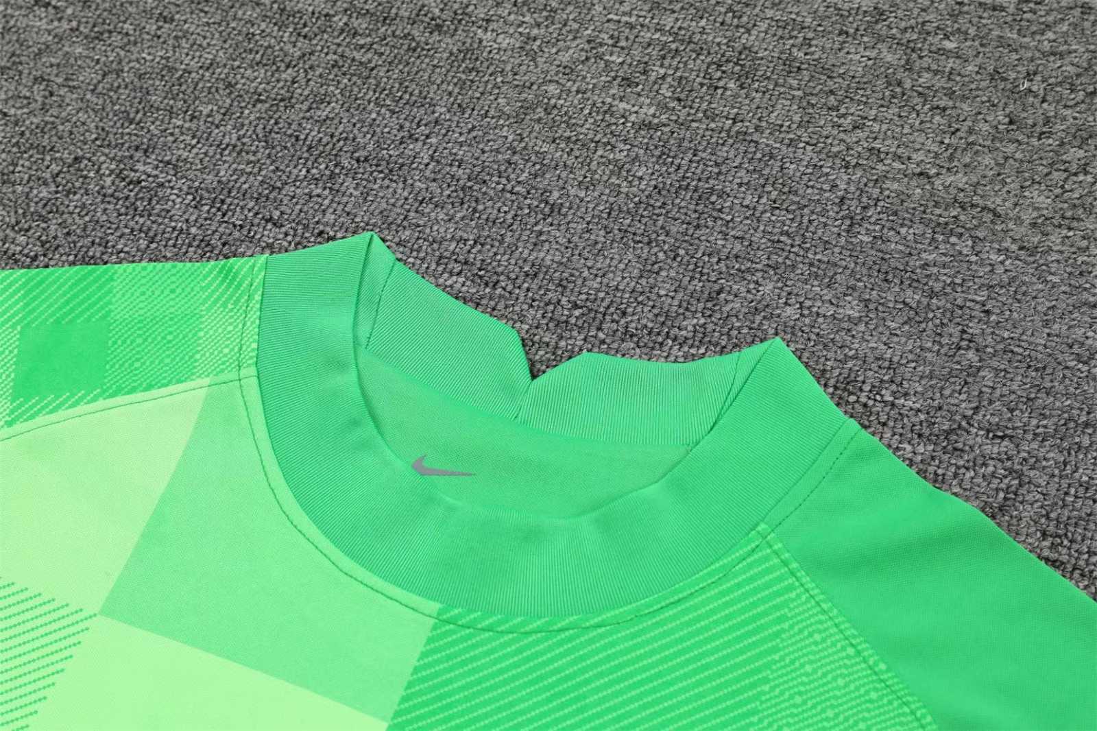 21-22 Barcelona green goalkeeper long sleeve 10