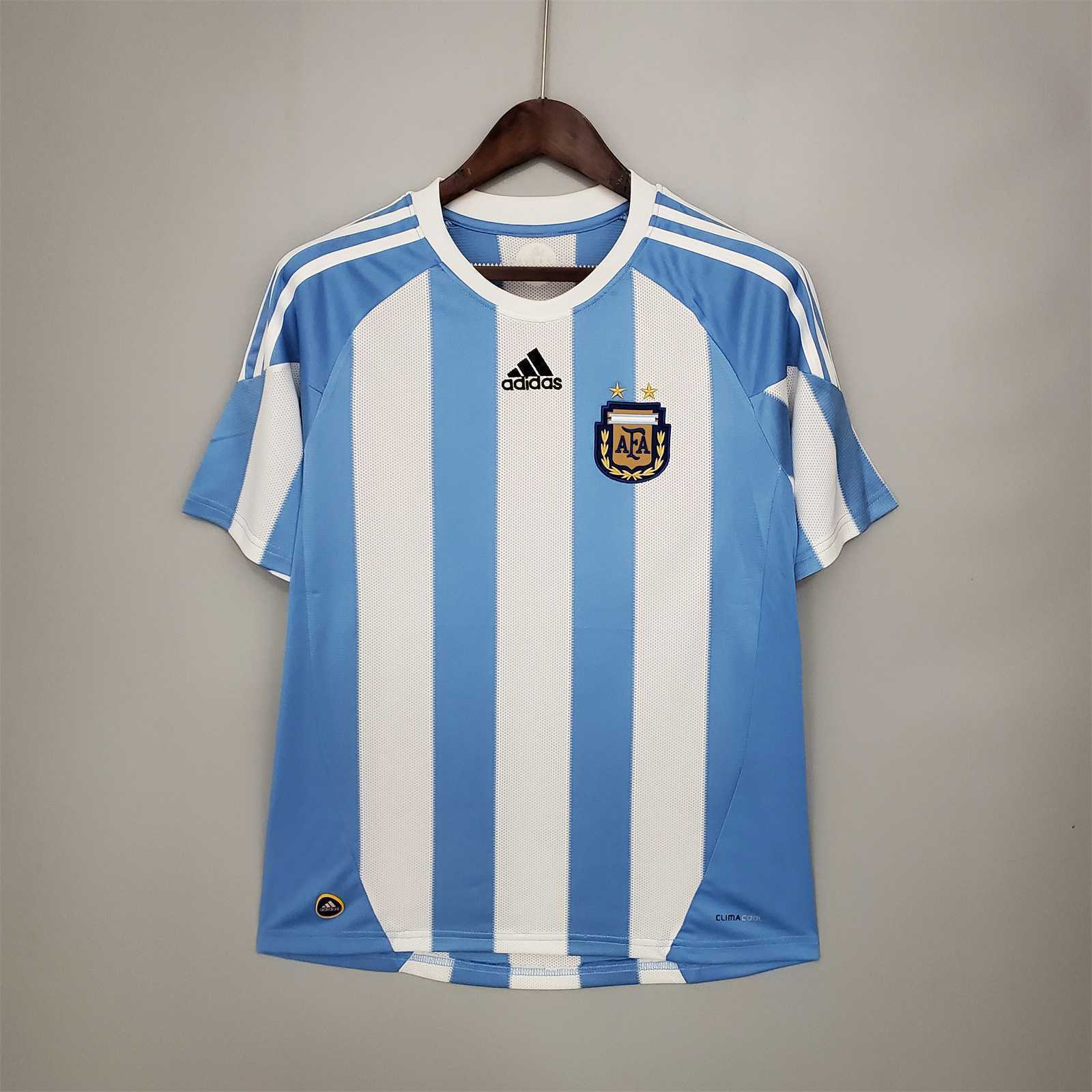 2010 Argentina home 10