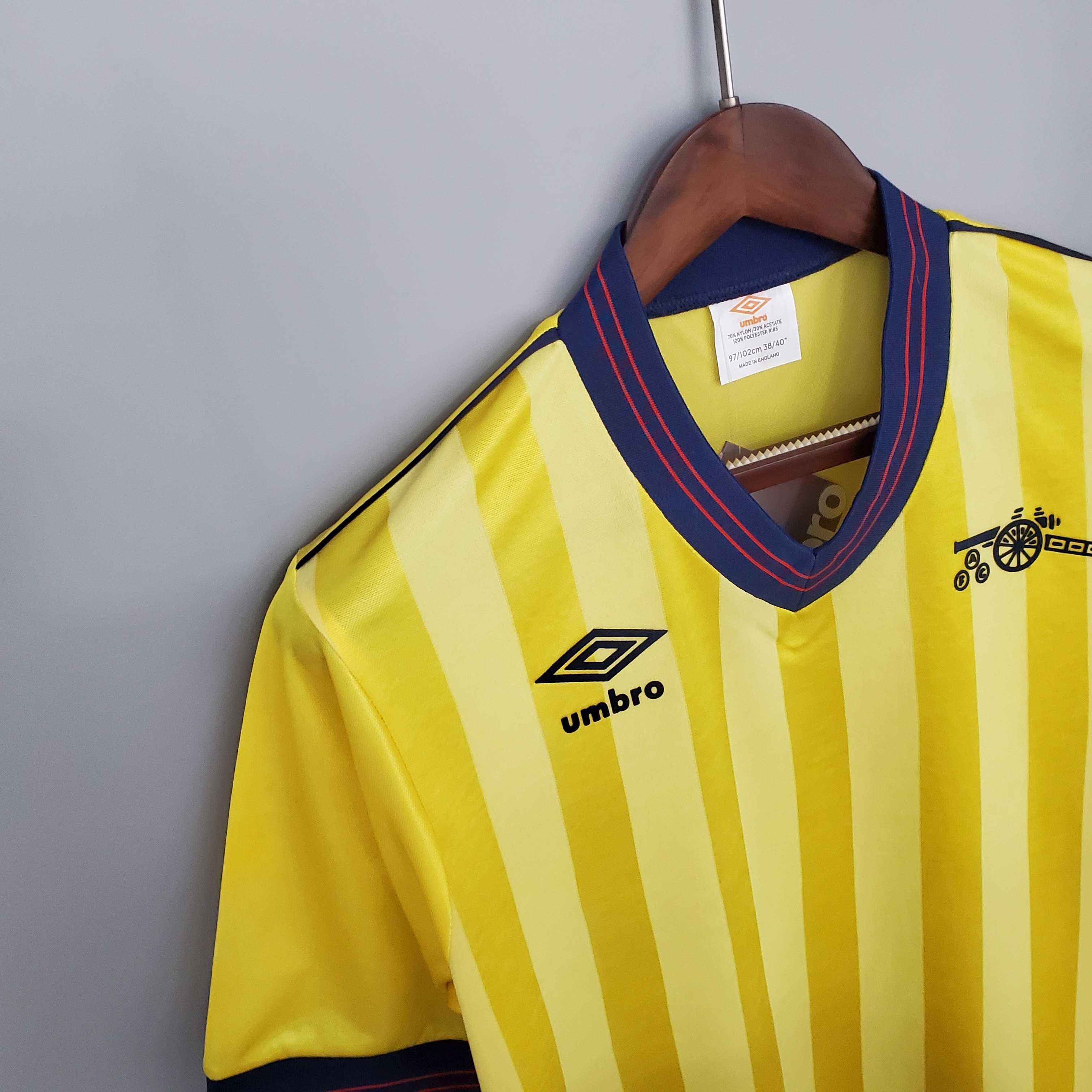 83-86 Arsenal away 7