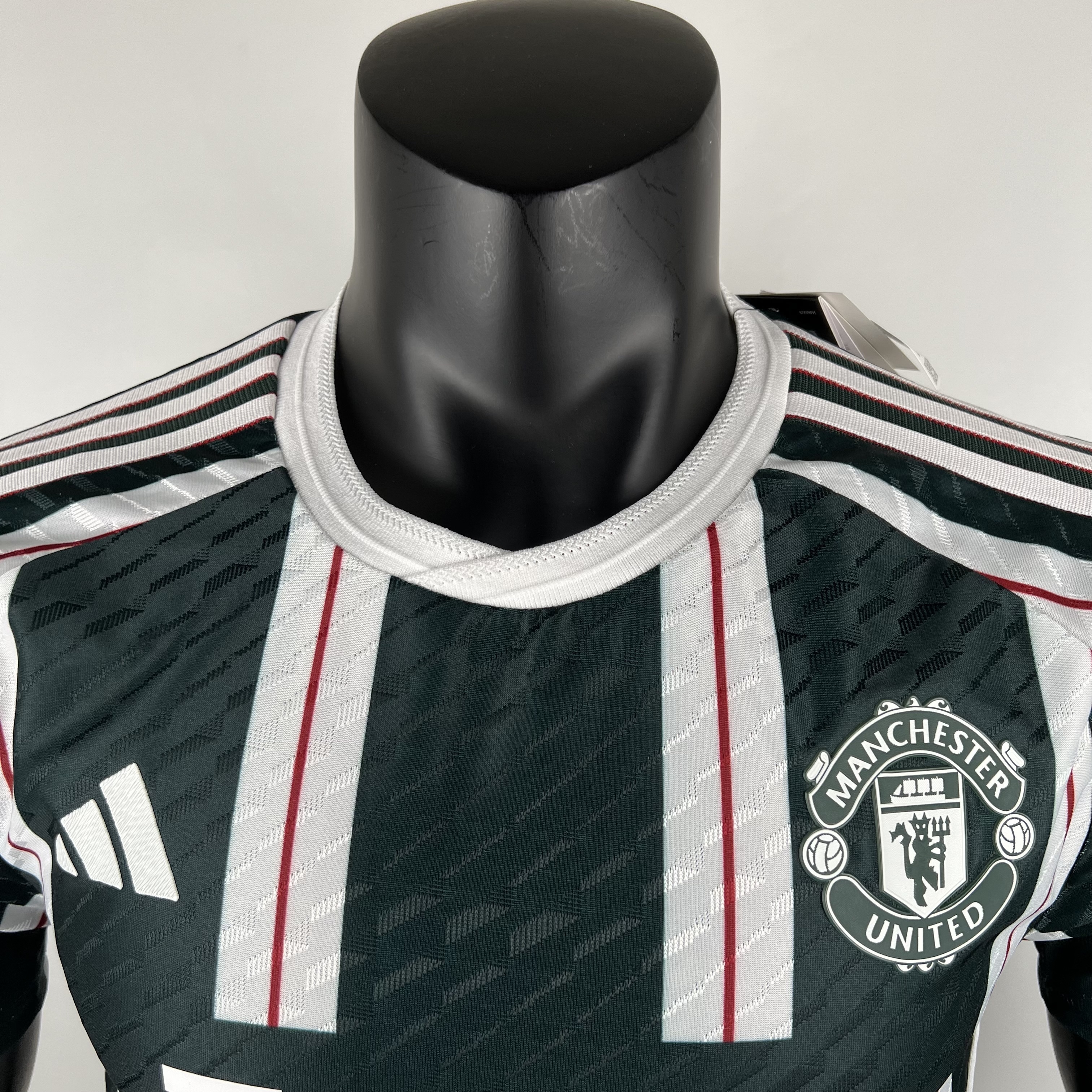 23-24 Manchester United away player version 3