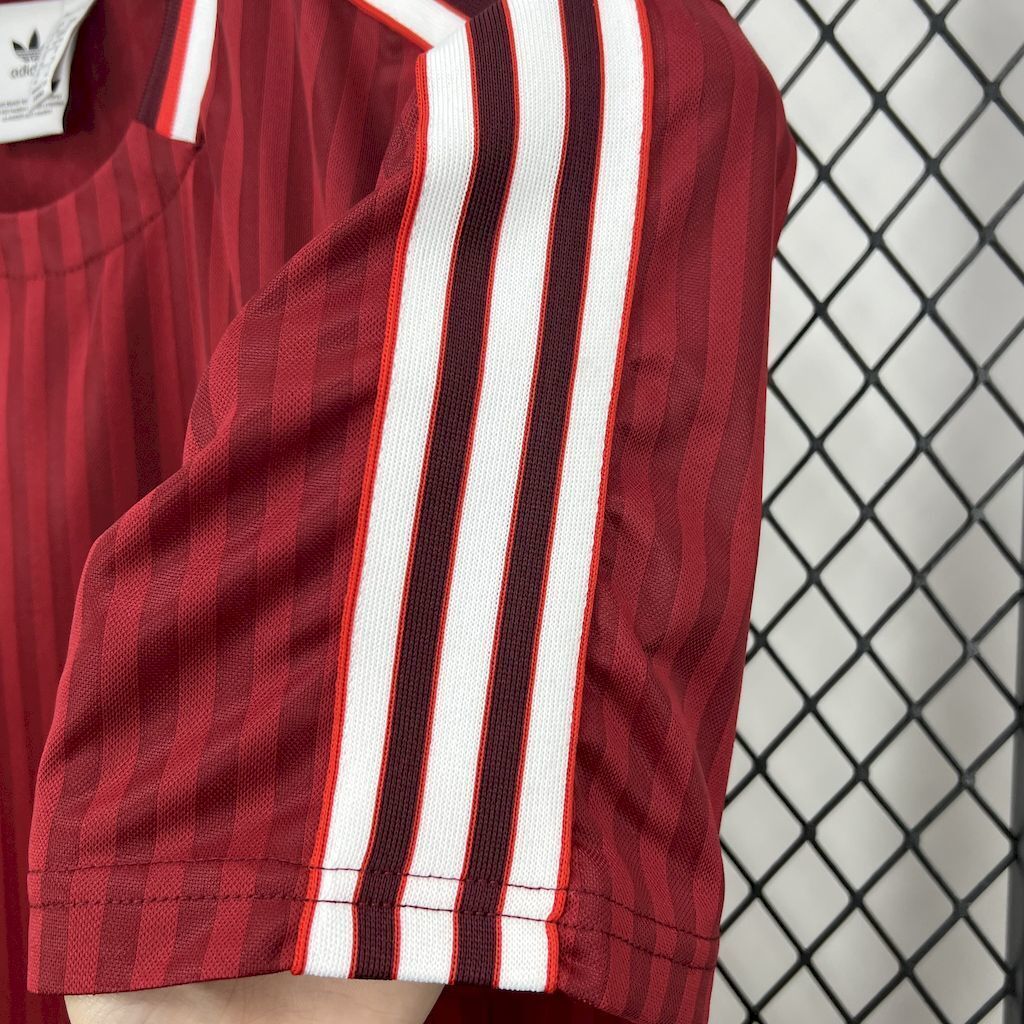 25-26 Bayern Munich OG Red Special Edition Shirt Football Uniform AAAAJersey Dropship Yupoo 4