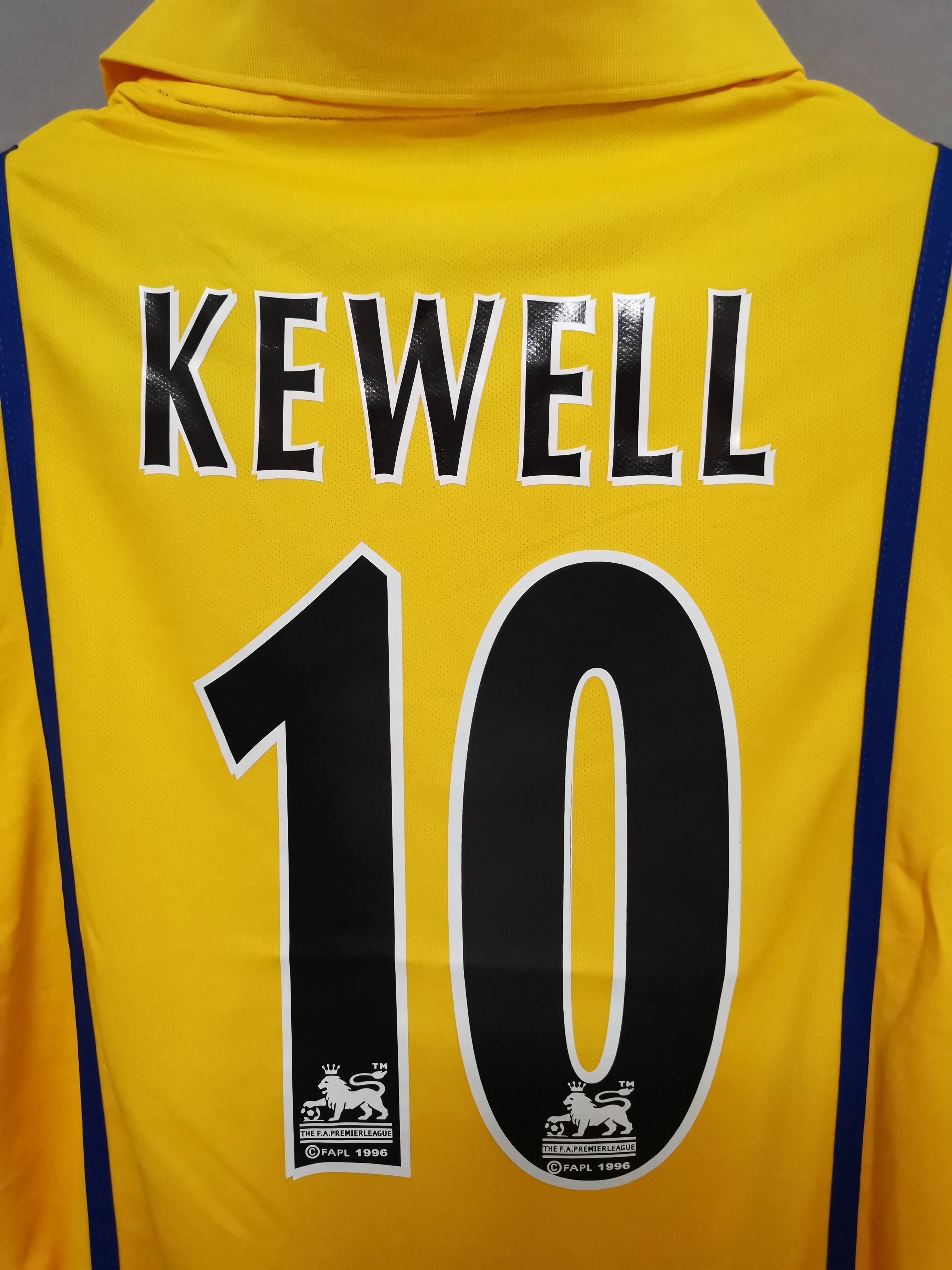 00-01 Leeds United yellow away 6