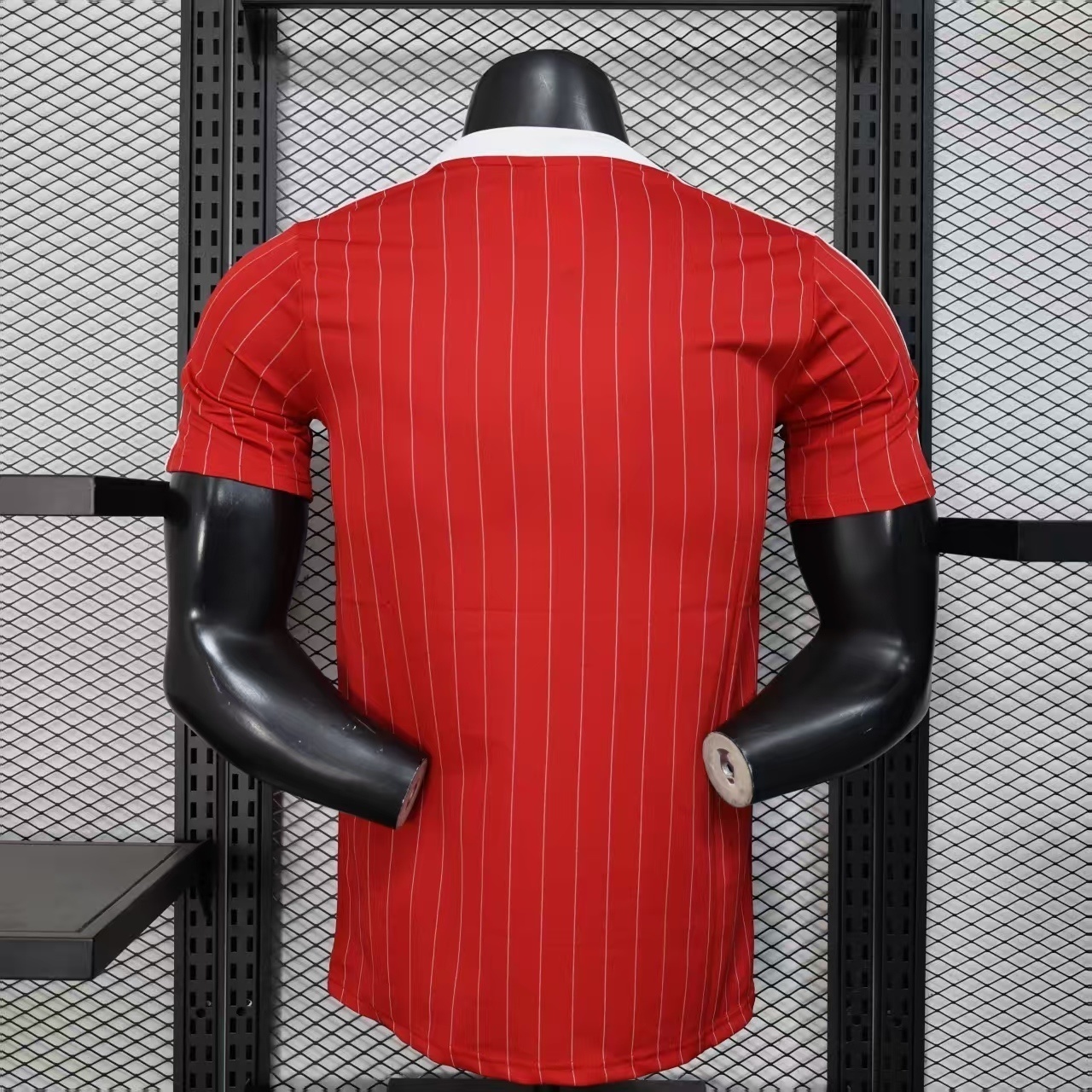 25-26 Manchester United Red Retro Style Football Shirt Apparels AAAAJersey Supply Yupoo 2