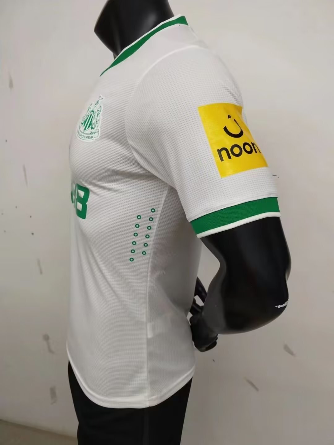 22-23 Newcastle third away player version 2